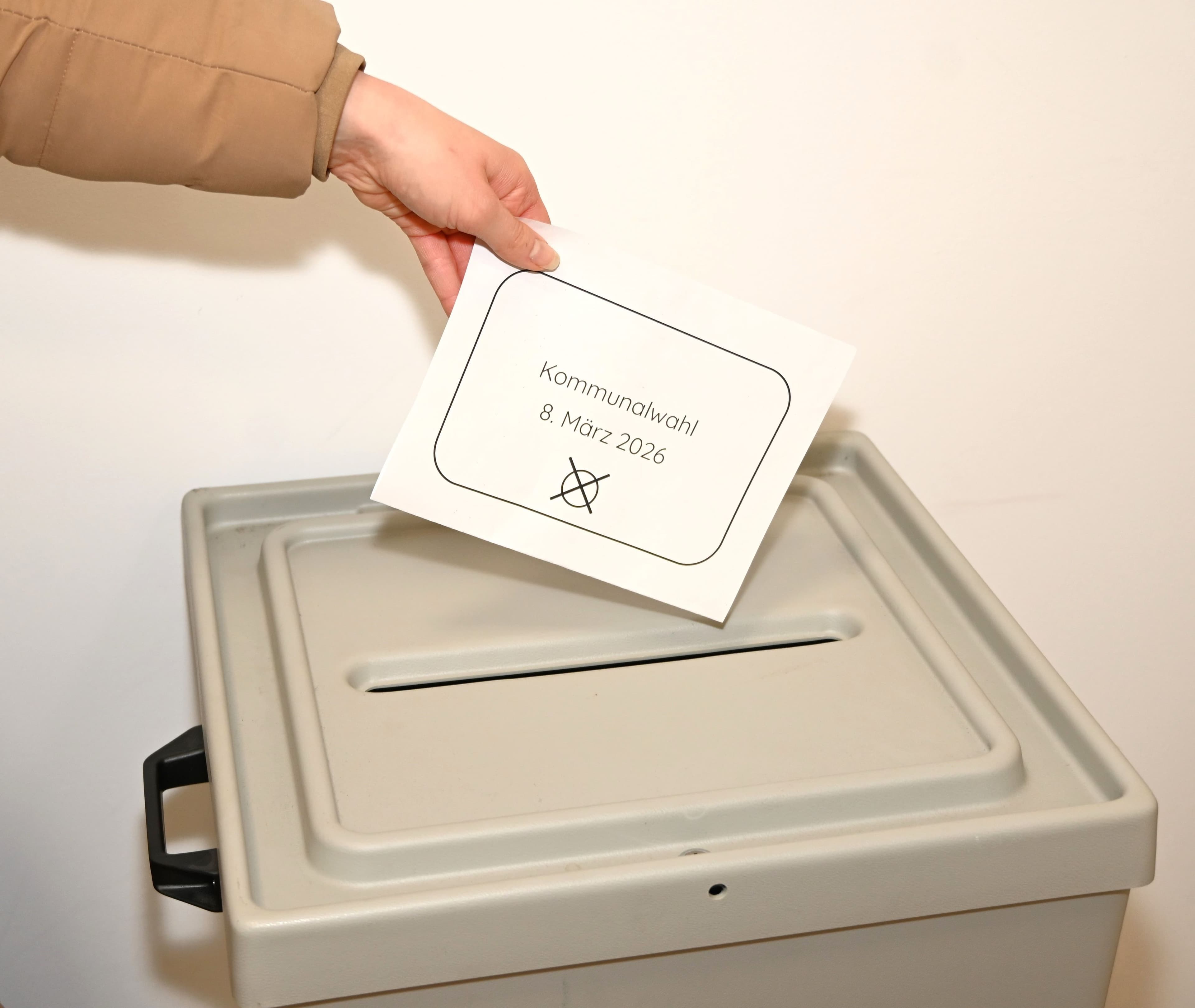 Bürgerinnen und Bürger informieren sich online zur Kommunalwahl 2026 auf bamberg-gestalten.de. Bürgerinnen und Bürger informieren sich online zur Kommunalwahl 2026 auf bamberg-gestalten.de.