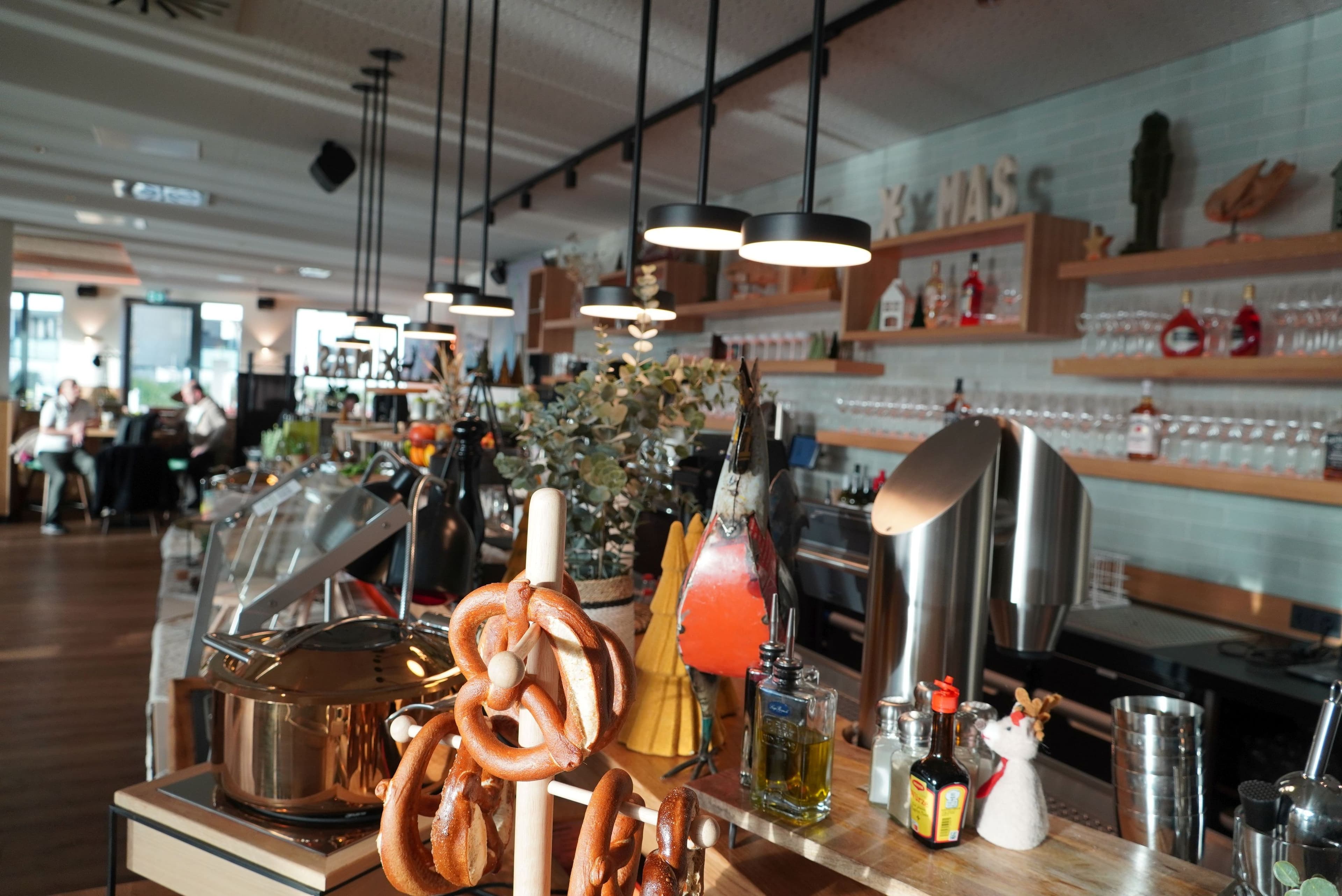 Neues R-Café am Alten Hafen eröffnet | Symbolbild