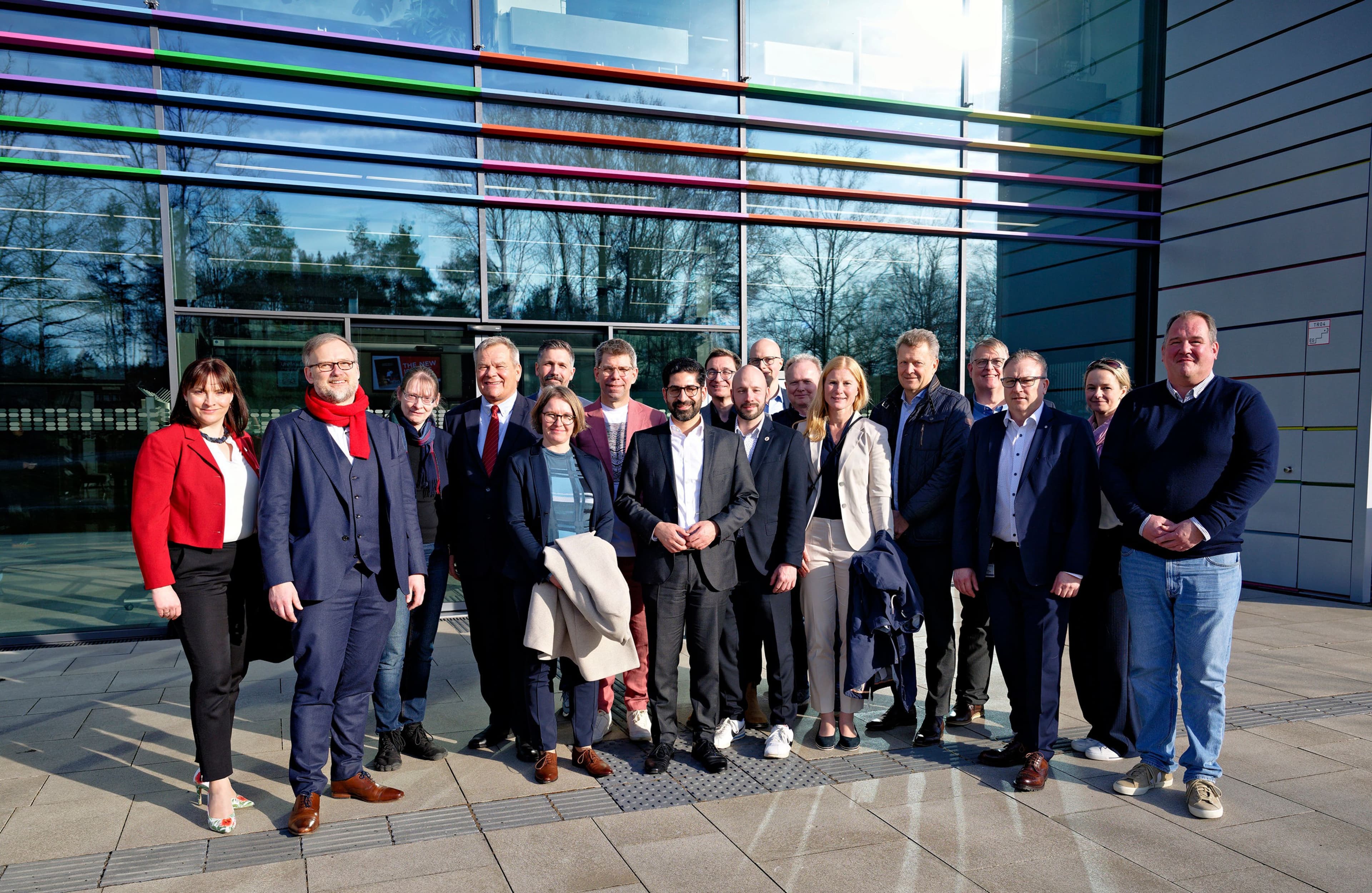 Minister Mansoori besucht Marburg: Zukunft der Innovation | Symbolbild