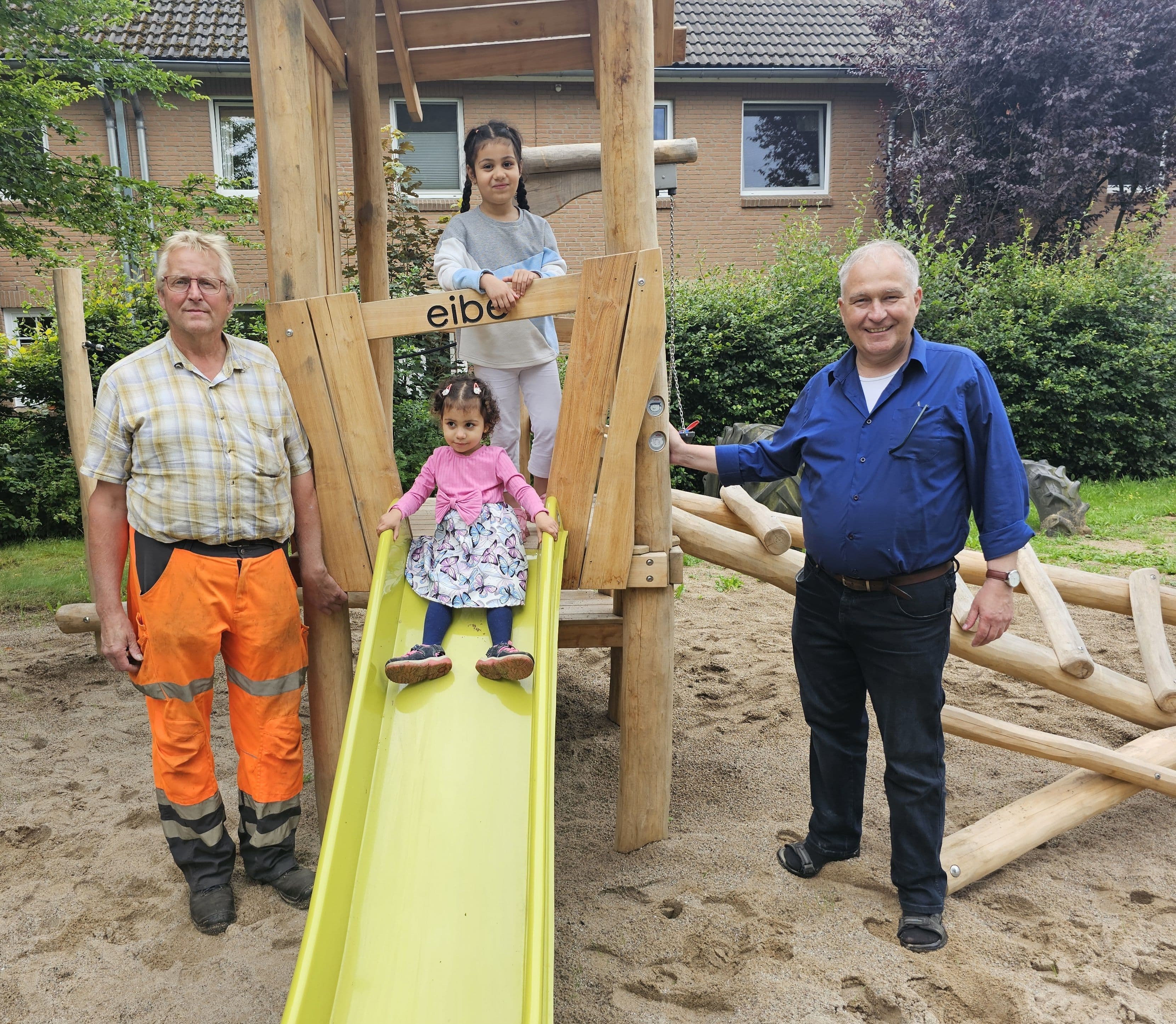 Neues Klettergerüst begeistert Kinder im Weizenkamp | Symbolbild