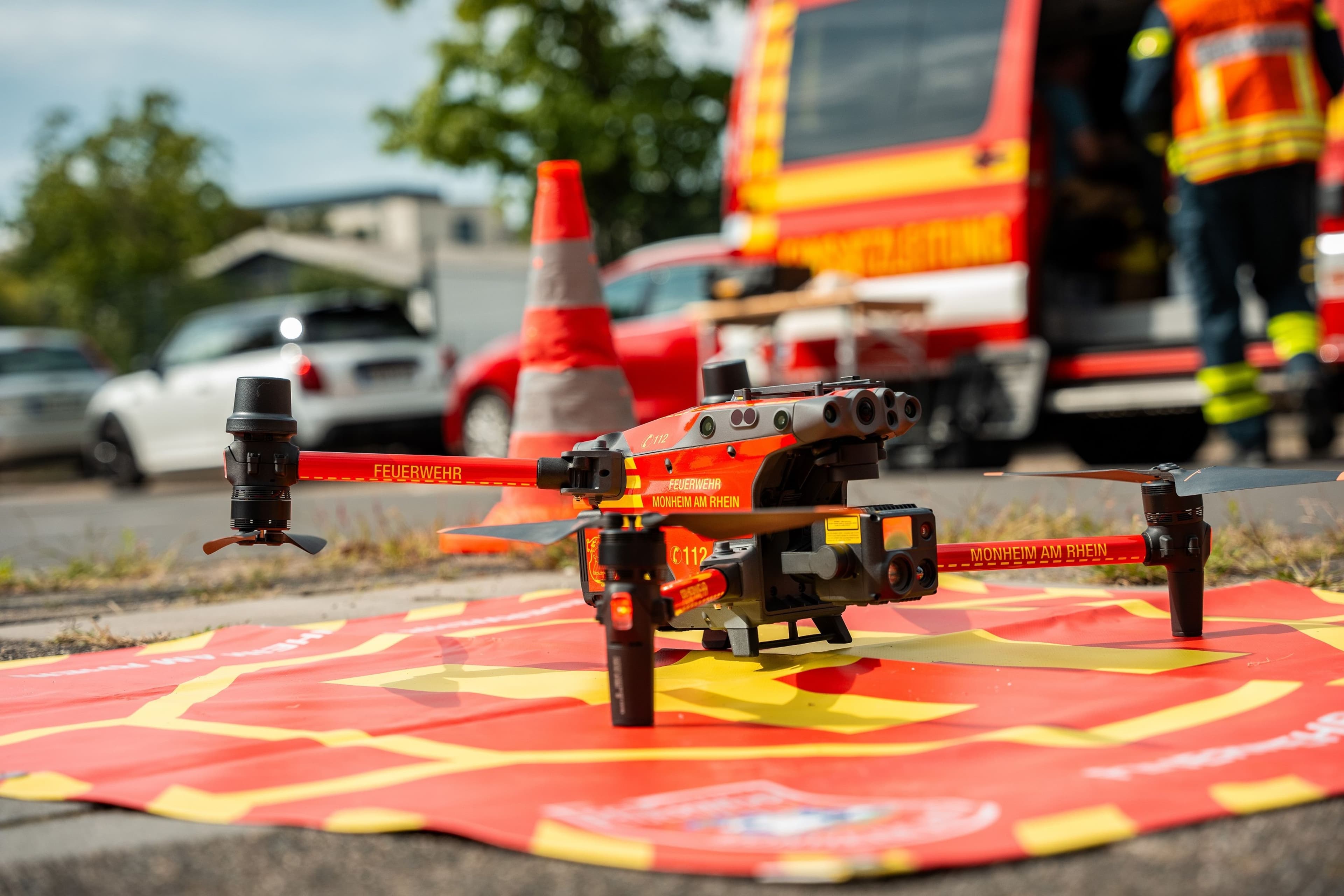 Vorsorgliche Sperrung von Spielplätzen und Schulhöfen im Norden der Niederstraße nach Brandereignis.