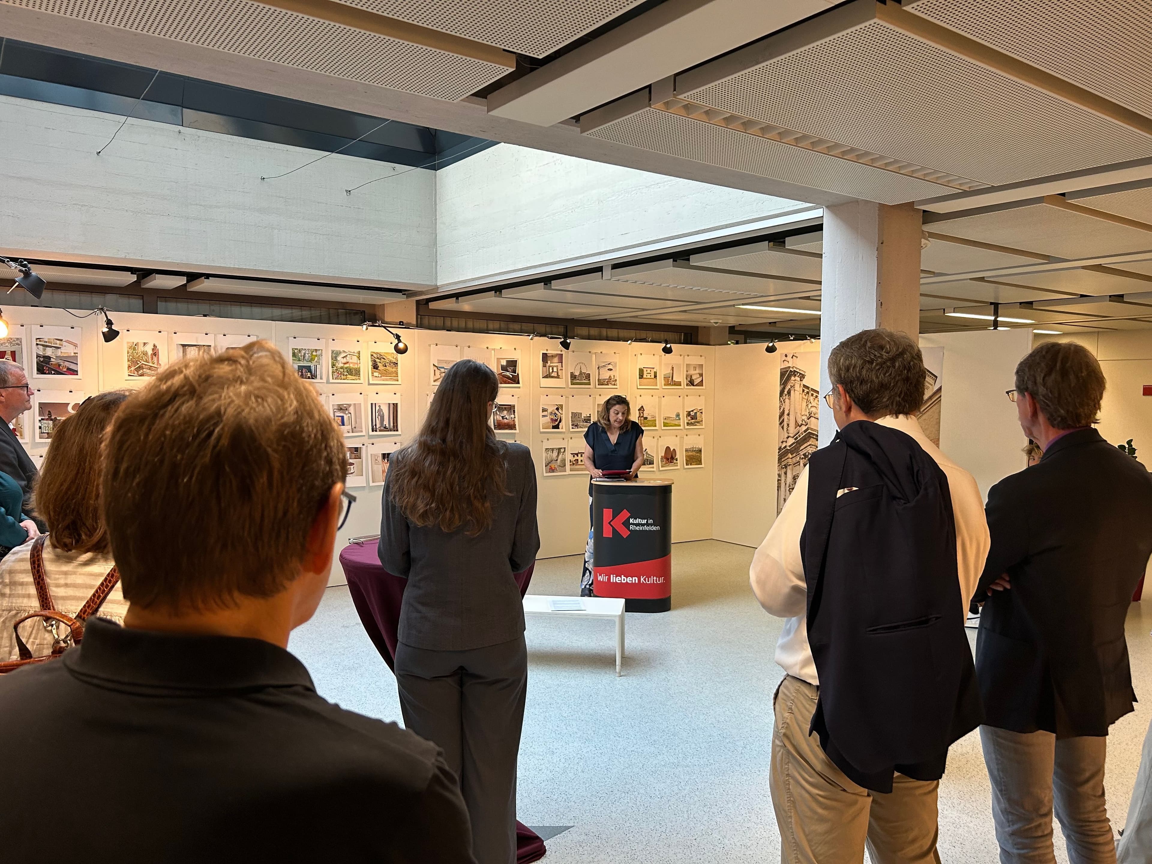 Fotograf Massimo Baldini zeigt intime Alltagsszenen und Unorte Italiens in der Rathausgalerie Rheinfelden.