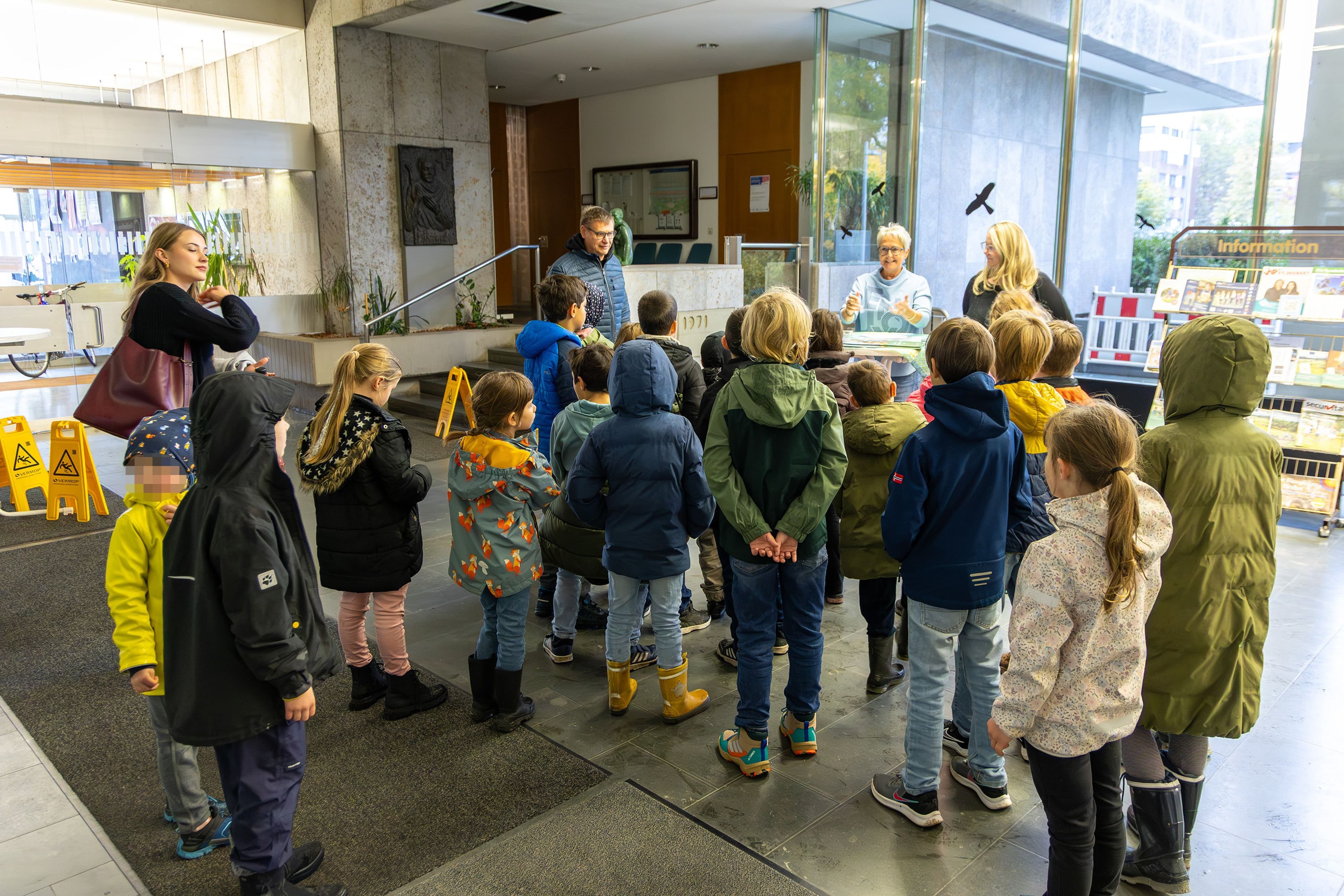 Ferienkinder entdecken Rathaus St. Ingbert | Symbolbild