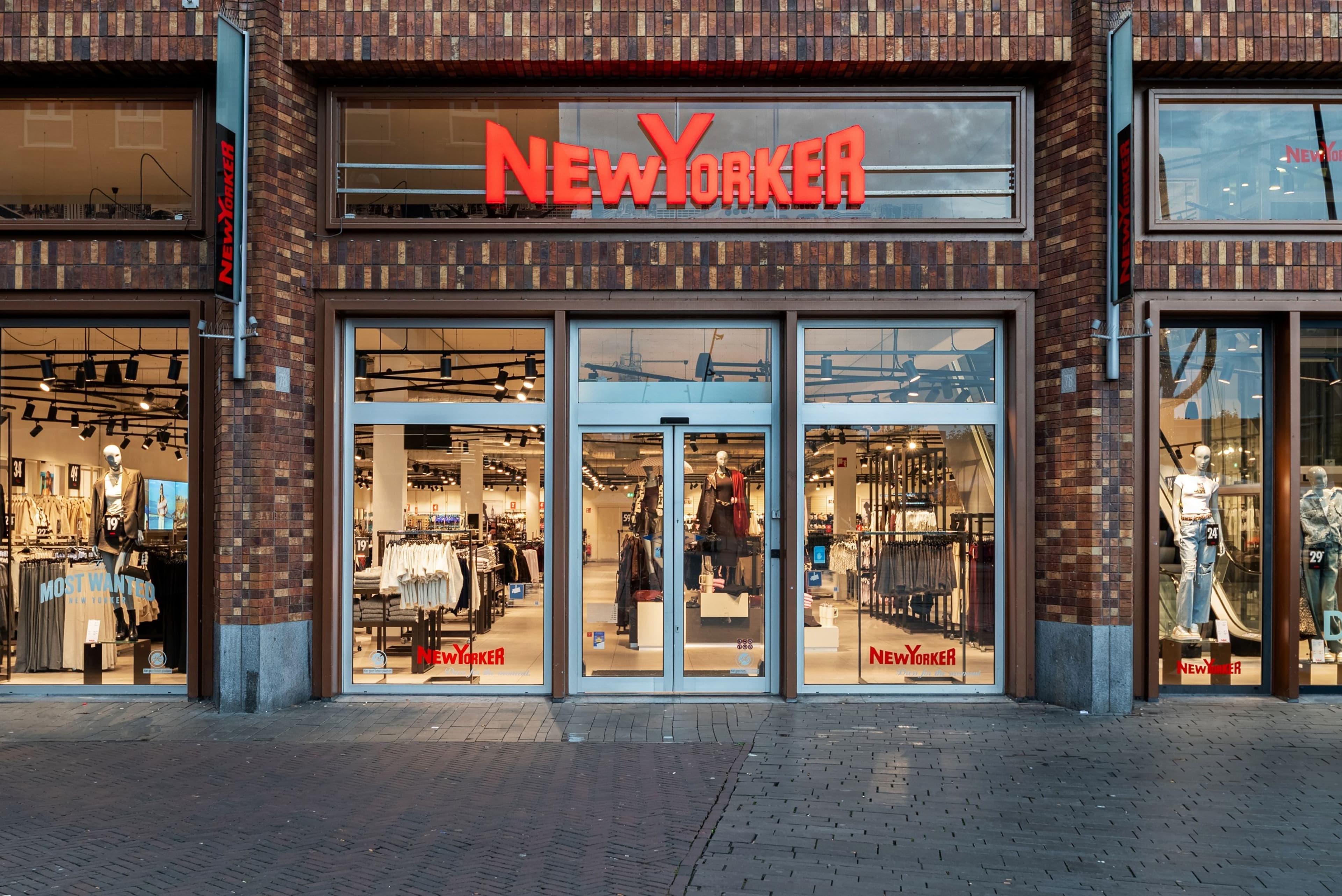 Die Modekette setzt ausschlieĂlich auf stationĂ€ren Handel und verzichtet bewusst auf den Onlineshop.