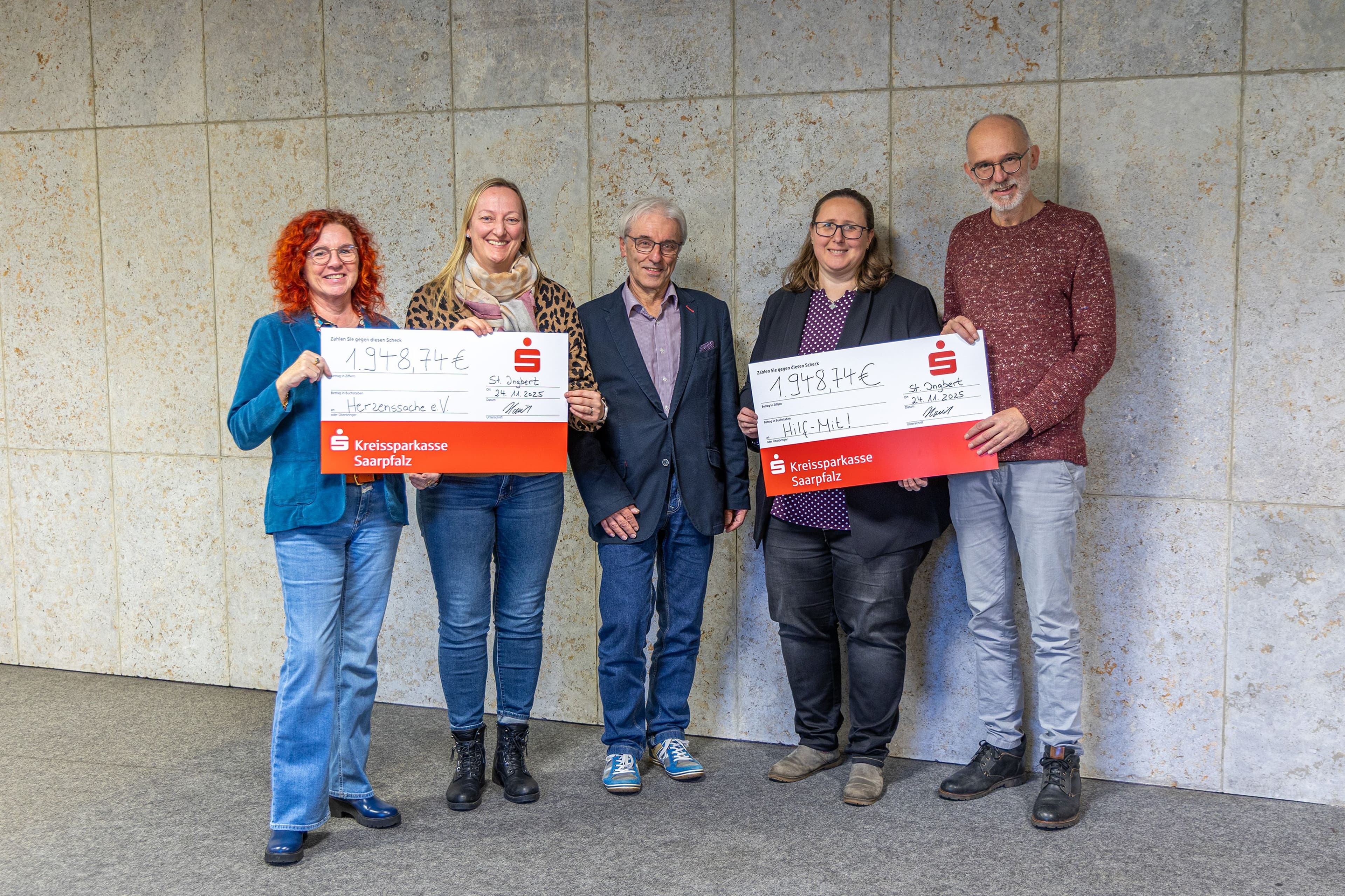 Die Übergabe der Edelsteinbörse-Spendenerlöse an Hilfsorganisationen im Rathaus St. Ingbert.