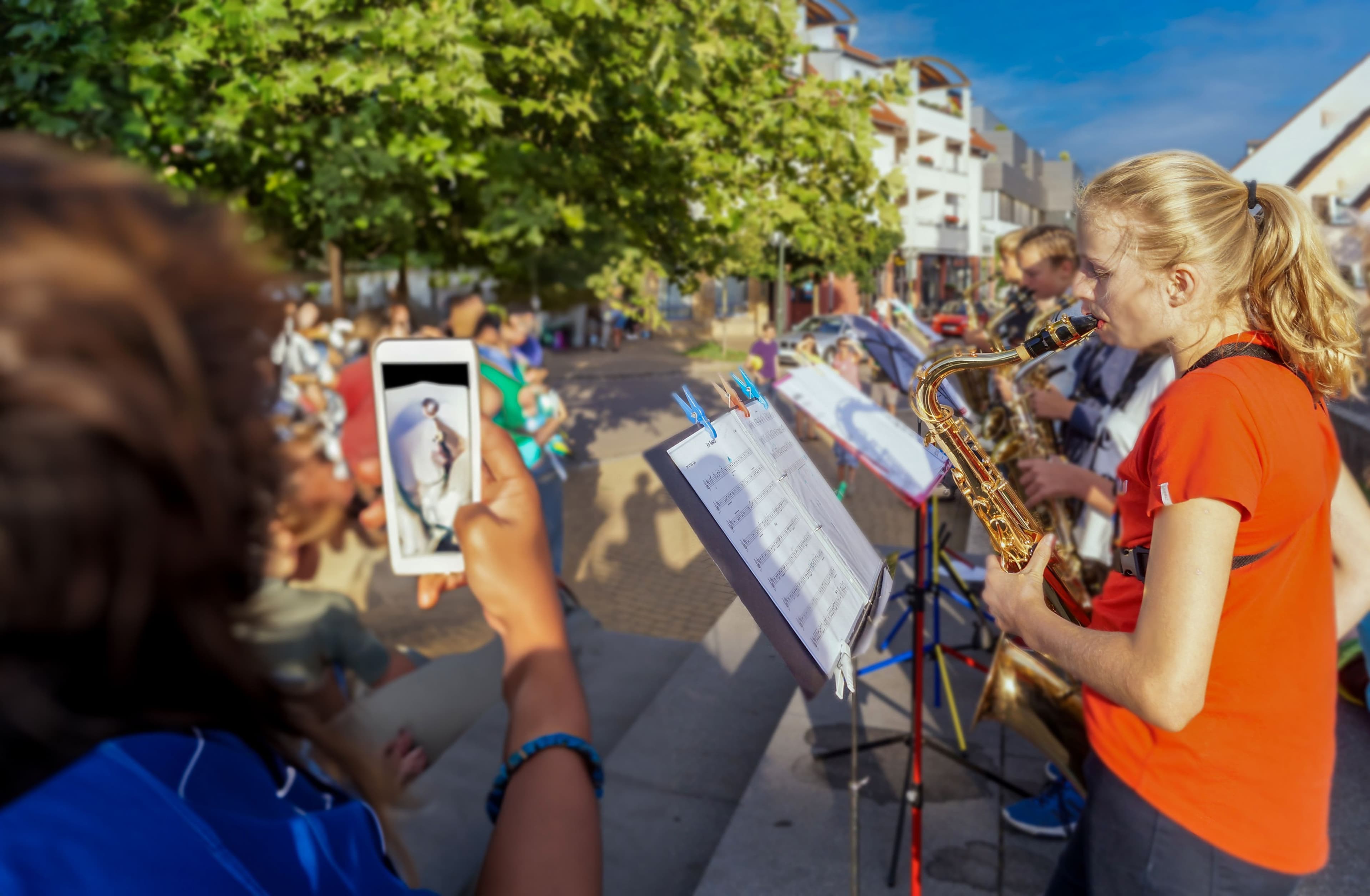 Impressionen von der Veranstaltung 'Fête de la Musique' 2025, aufgenommen von Holger Niederberger.
