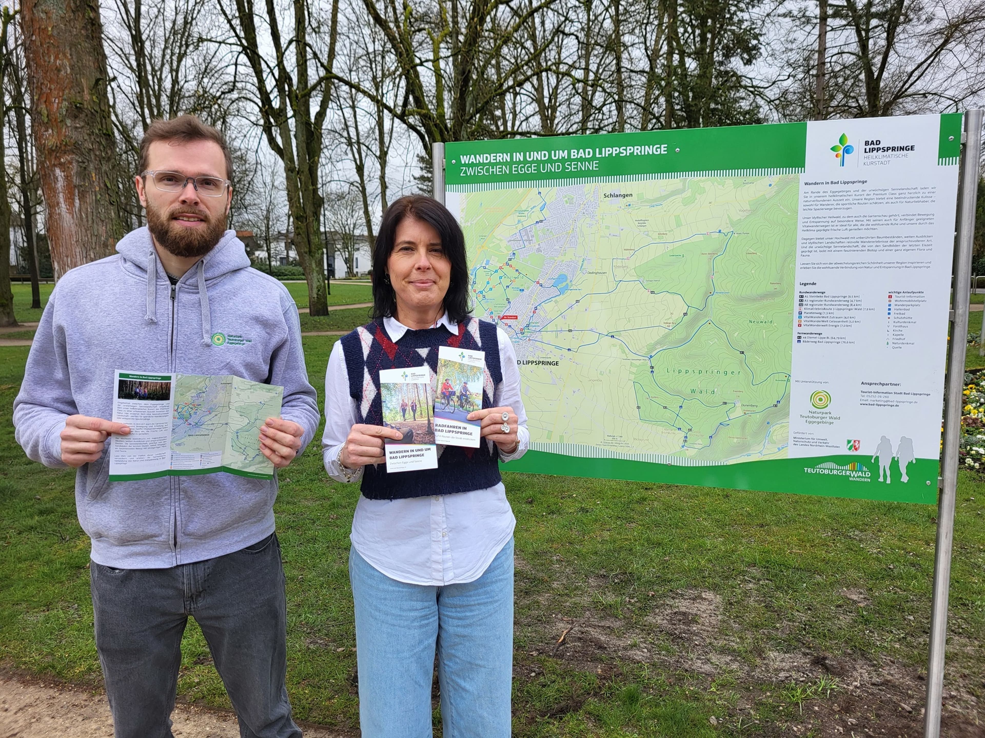 Neue Infotafel und Flyer zu aktualisierten Wanderrouten in Bad Lippspringe veröffentlicht.