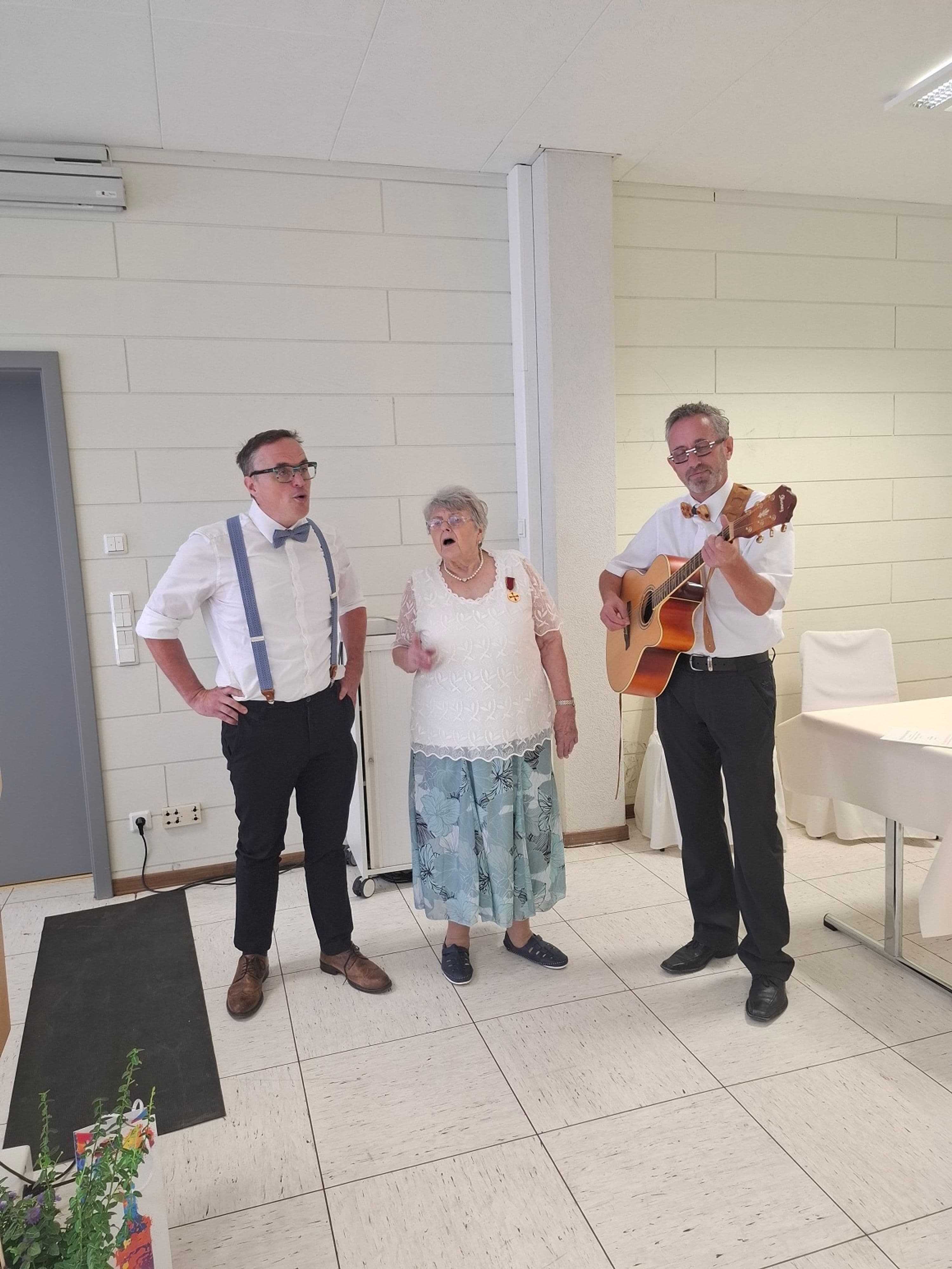 Helga Semper erhält Bundesverdienstmedaille | Symbolbild