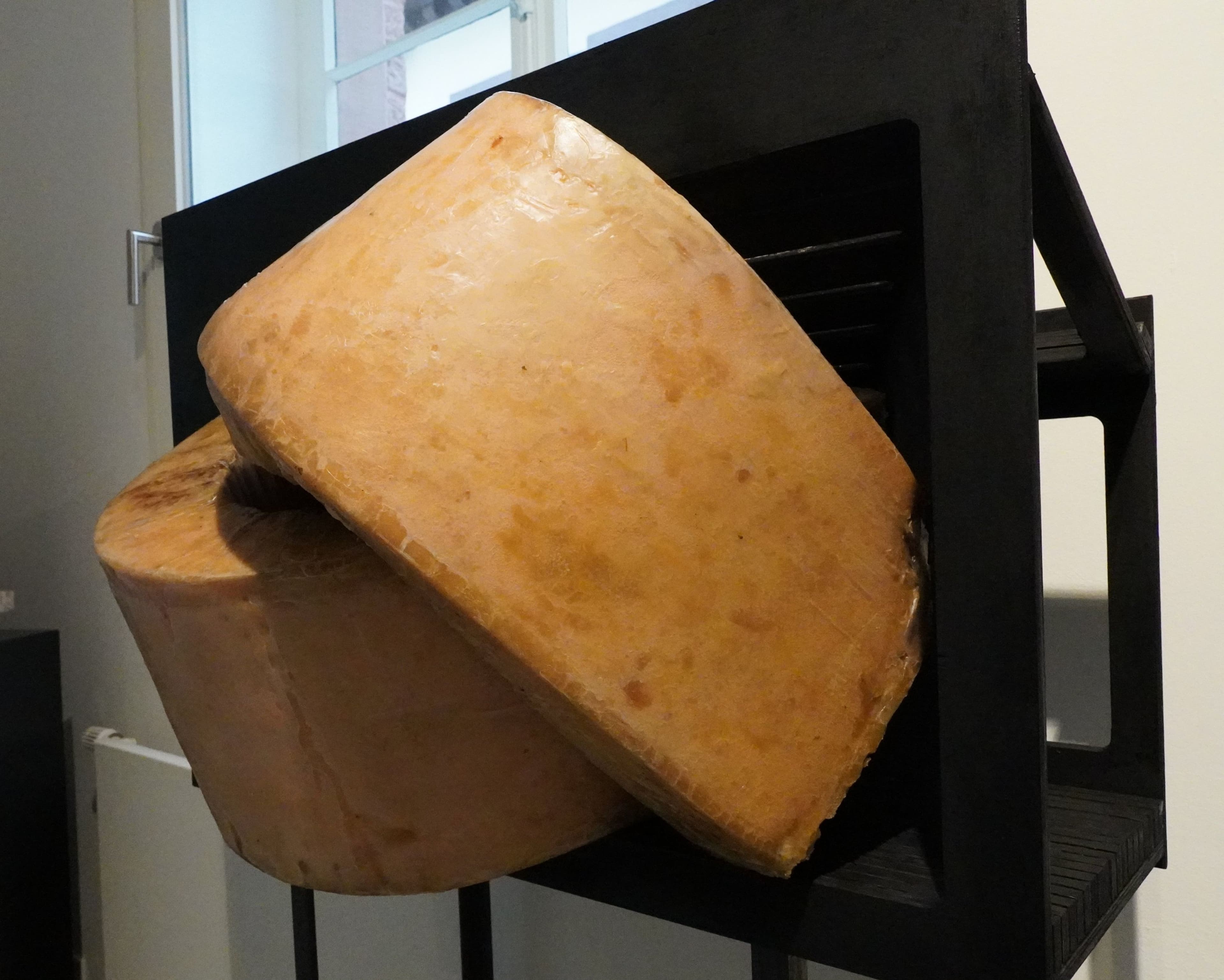 Die Skulptur 'Aufbruch' von Petra Göhringer Machleid steht im Lahrer Raumwunder.