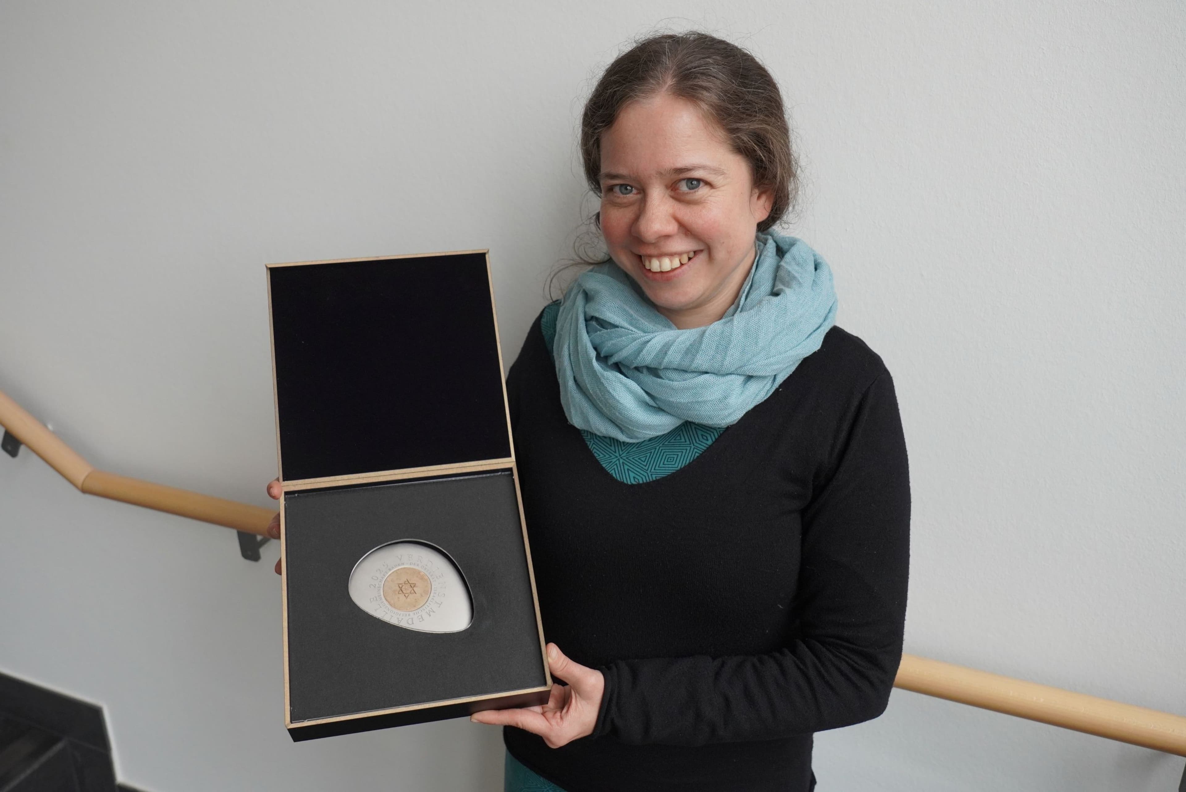 Lahr erhält Verdienstmedaille für Gurs-Engagement | Symbolbild
