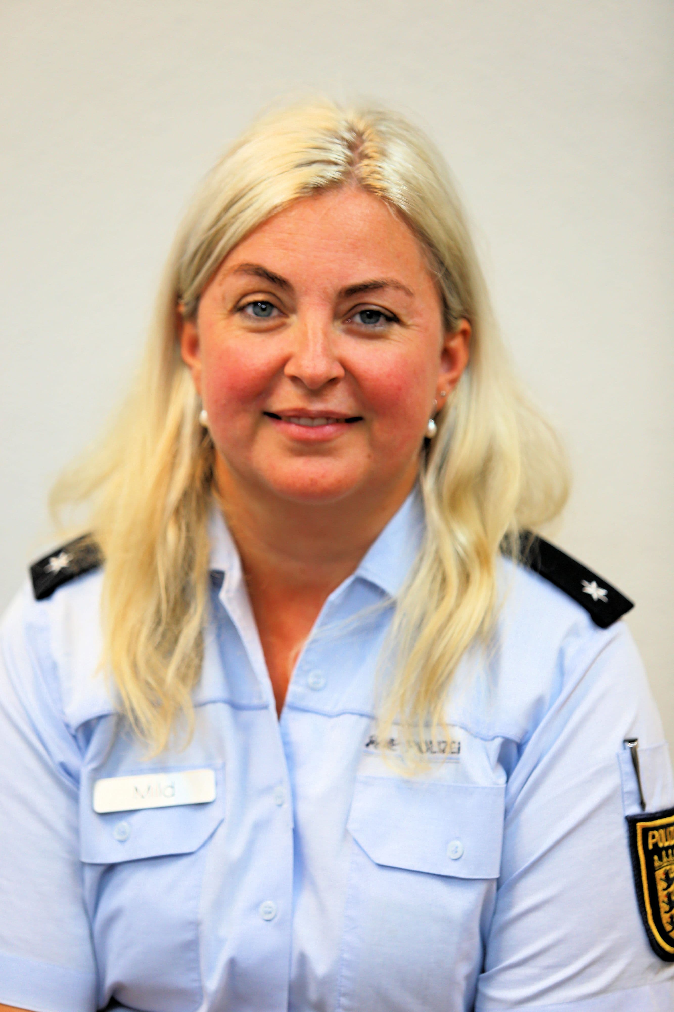 Polizeioberkommissarin Tamara Mild informiert in der VHS Lahr über wirksame Einbruchschutzmaßnahmen.