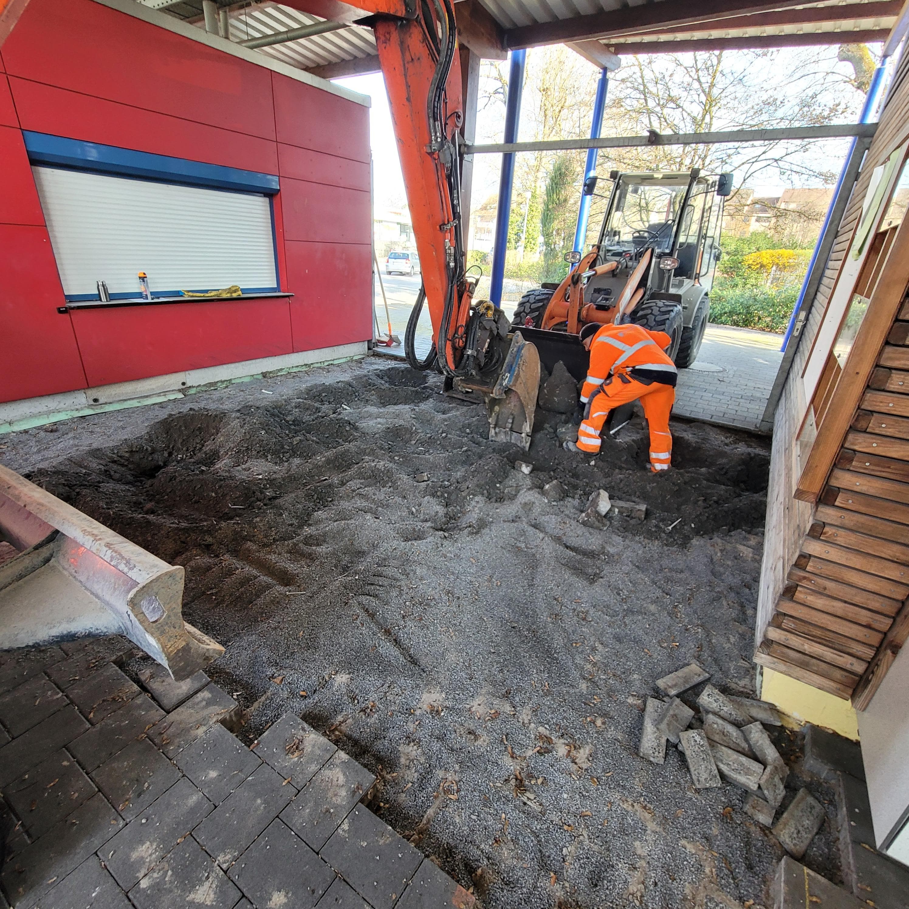 Die Brücke über den Wöhrsee in Burghausen wird ab 2. April 2024 erneuert, wodurch der Weg über den Wöhrsee bis voraussichtlich 26. April 2024 gesperrt ist.