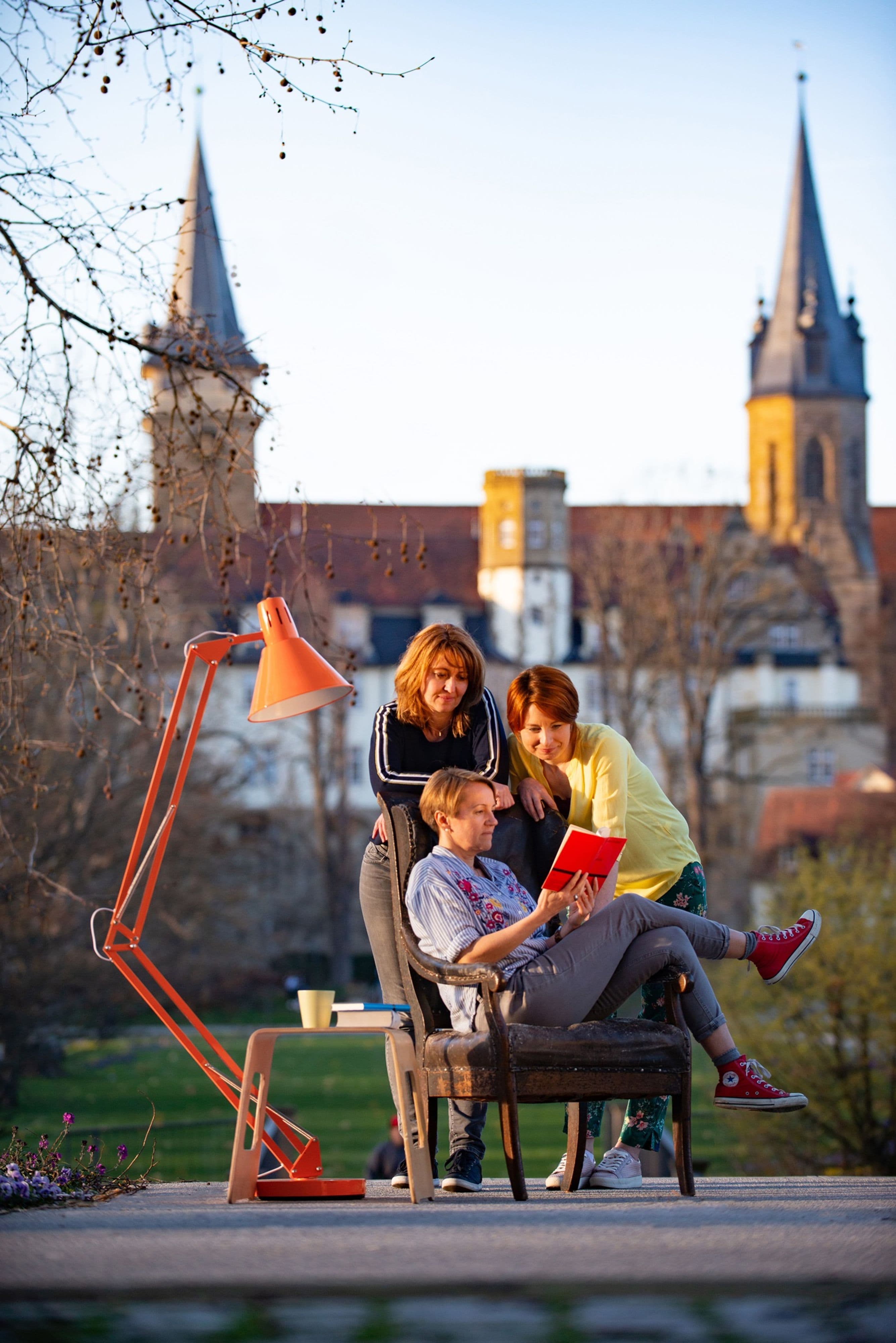 Die Stadt Öhringen ruft ihre Bürgerinnen und Bürger dazu auf, Buchvorschläge für das Lesefestival „Öhringen liest ein Buch“ 2026 einzureichen, um die gemeinschaftliche Lesekultur zu fördern.