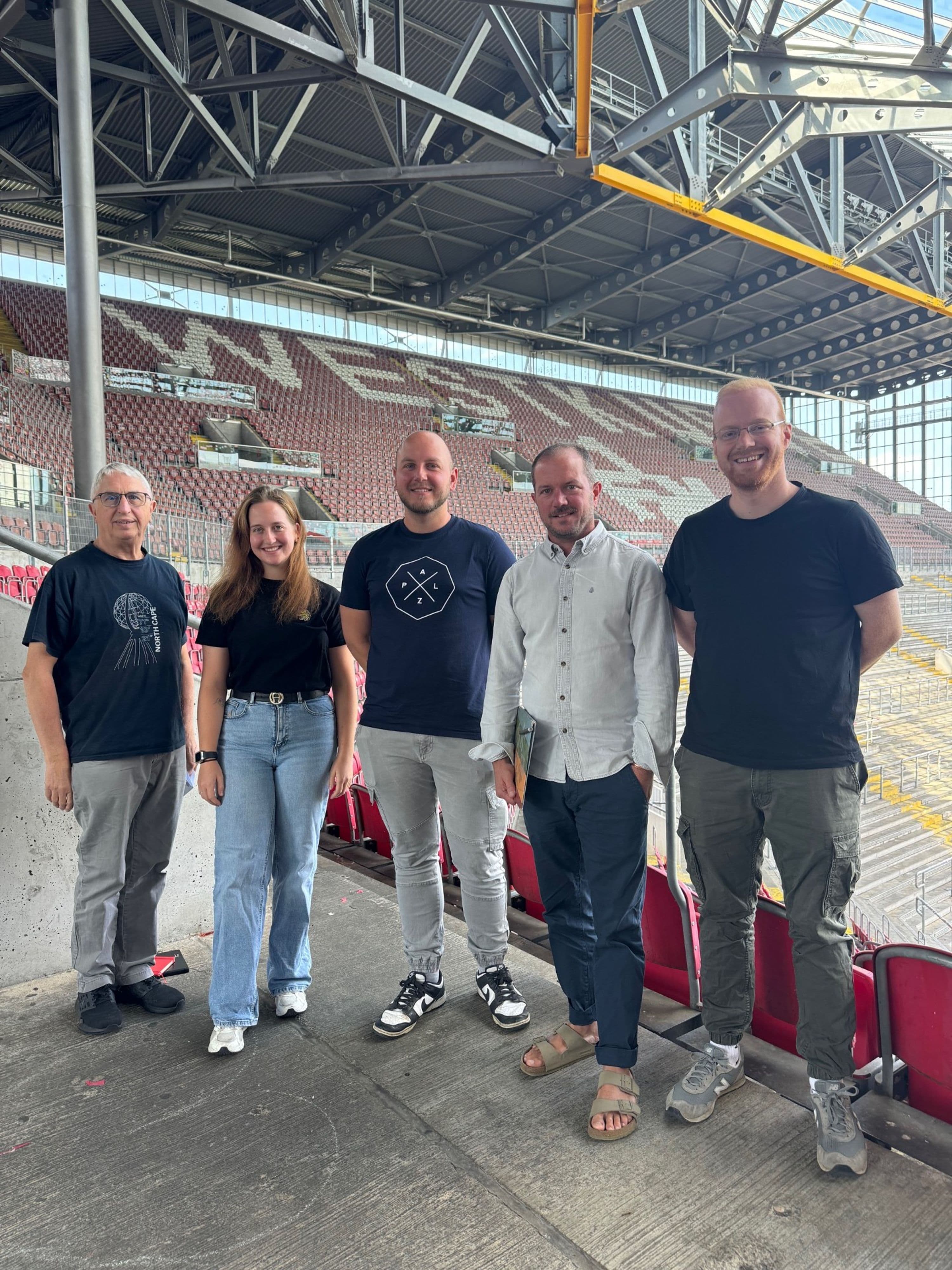 Behindertenbeauftragter Steffen Griebe besucht den 1. FCK zum Austausch über Barrierefreiheit und Inklusion.