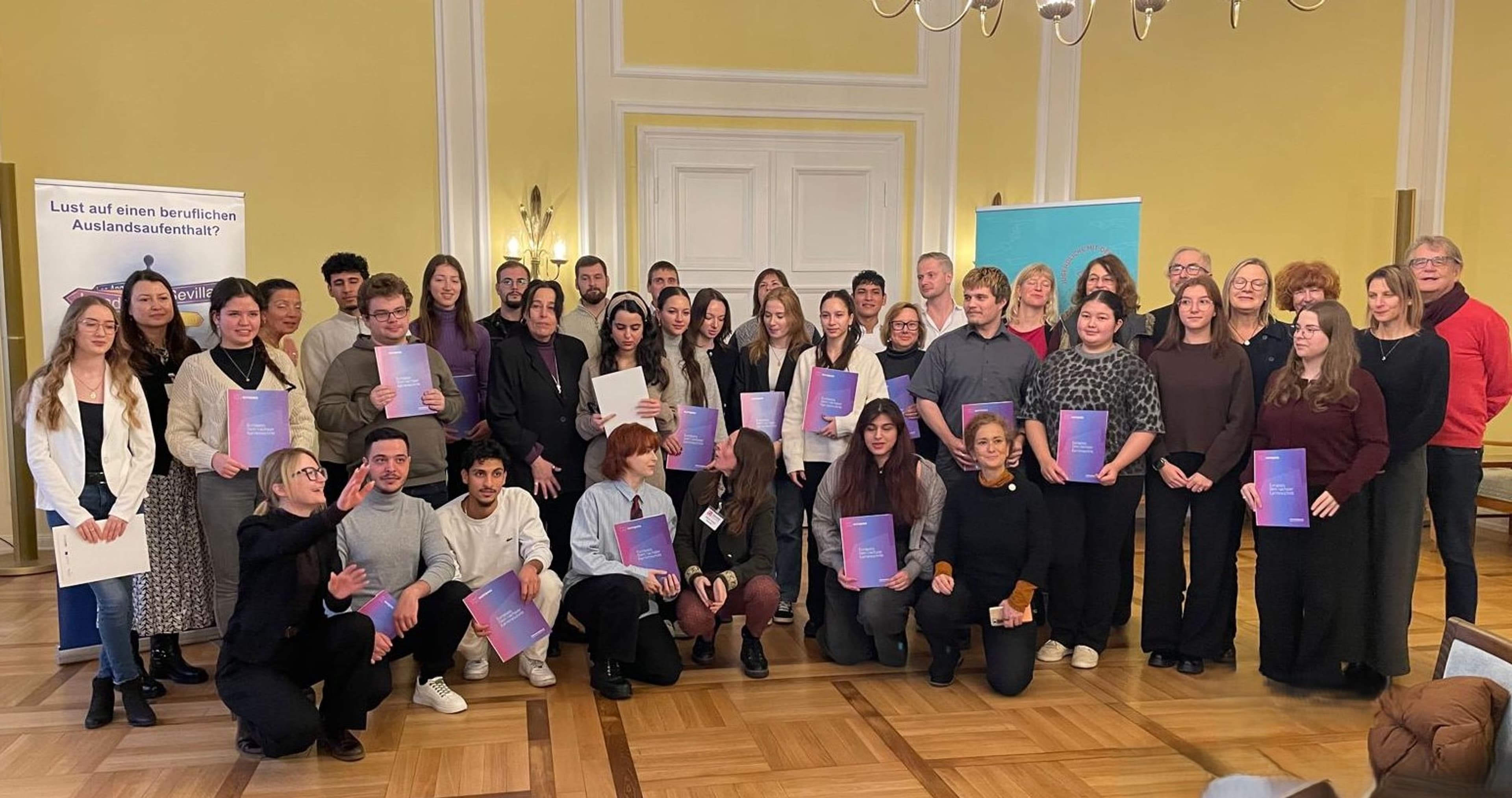 Wiesbadener Azubis starten international durch | Symbolbild