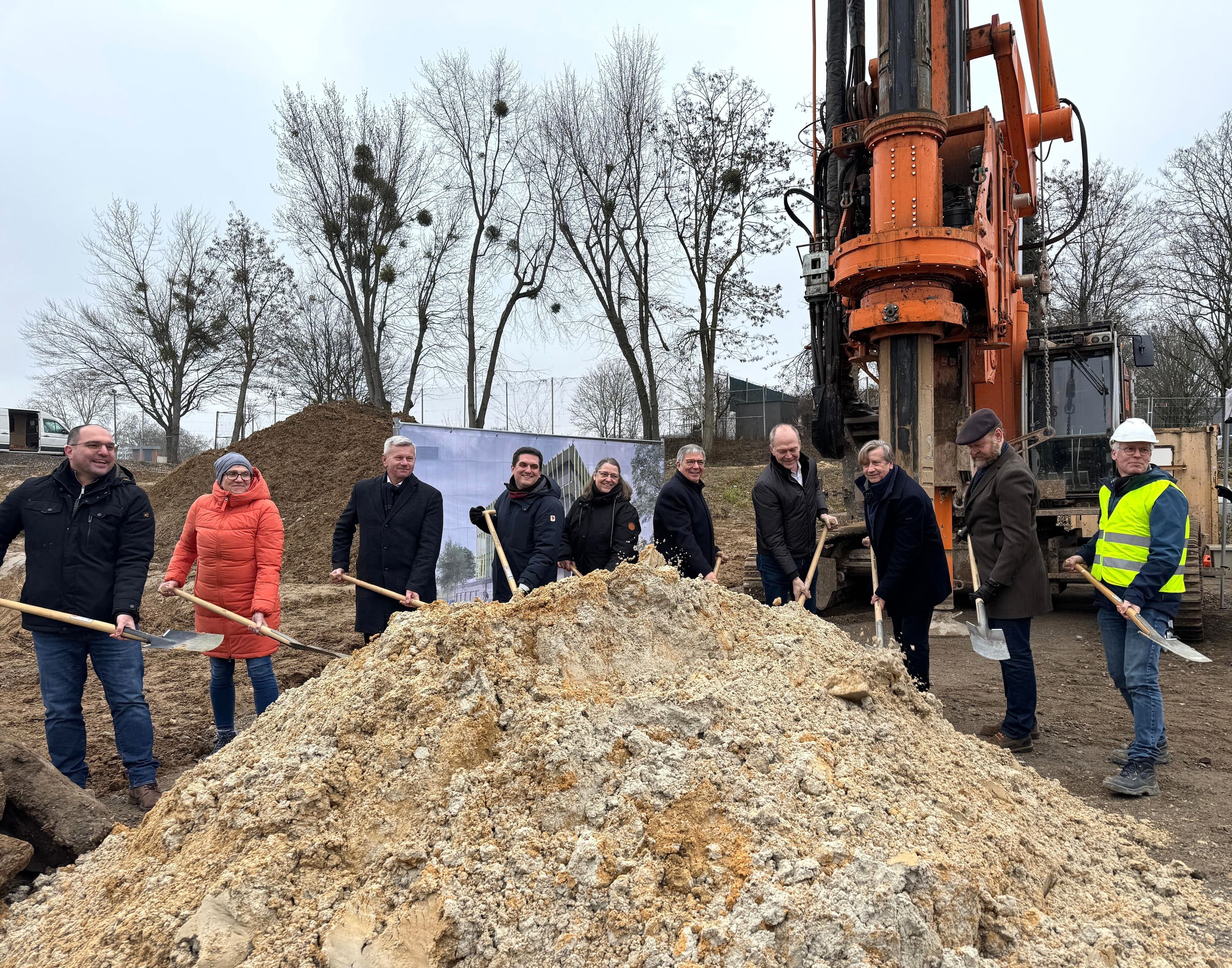 Pressebilder und Informationen zum Neubau der Grundschule an der Wettinerstraße. Pressebilder und Informationen zum Neubau der Grundschule an der Wettinerstraße.