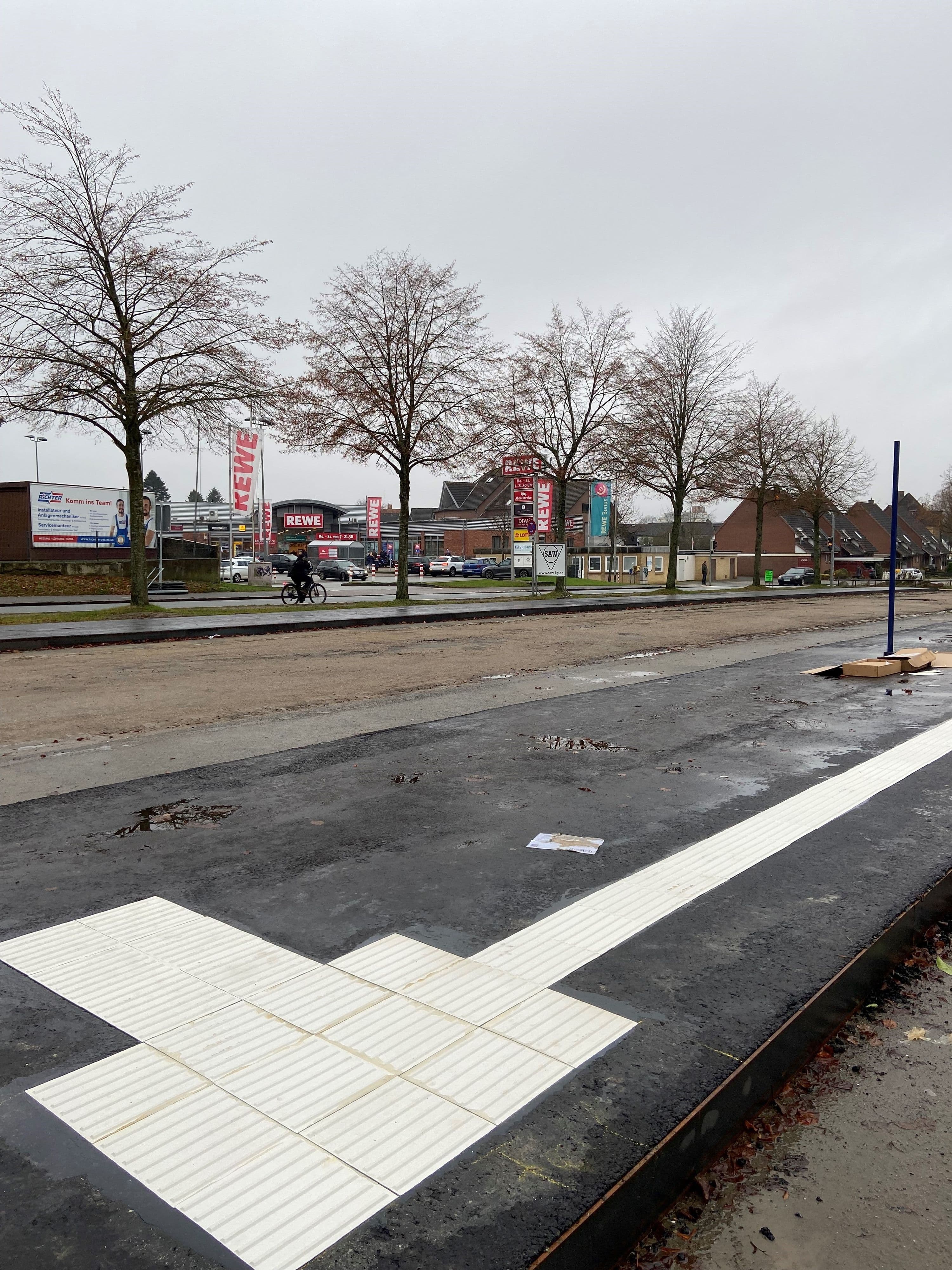 Baufortschritt des provisorischen Zentralen Omnibusbahnhofs (ZOB) auf dem Stadtfeld.