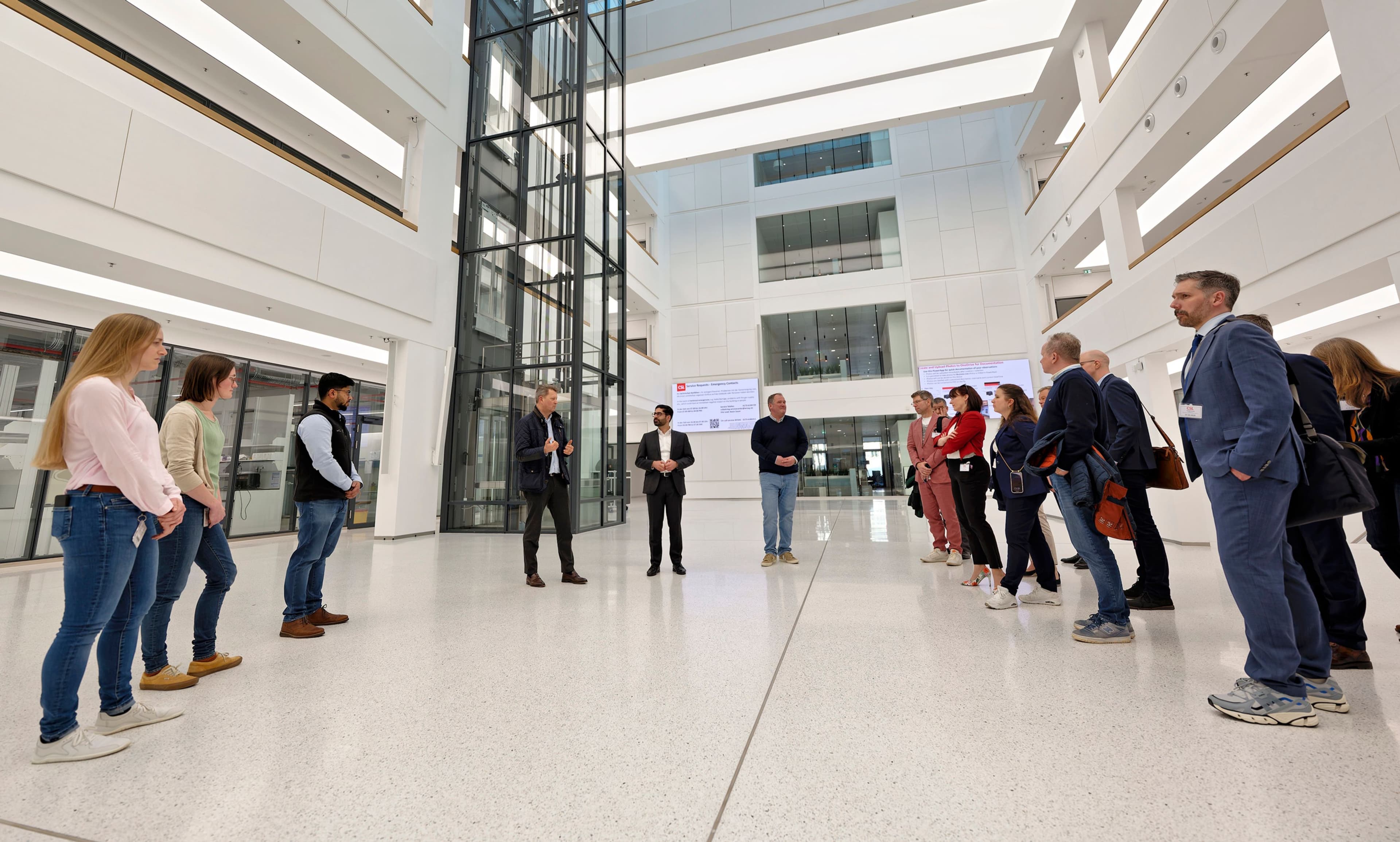 Minister Mansoori besucht Marburg: Zukunft der Innovation | Symbolbild