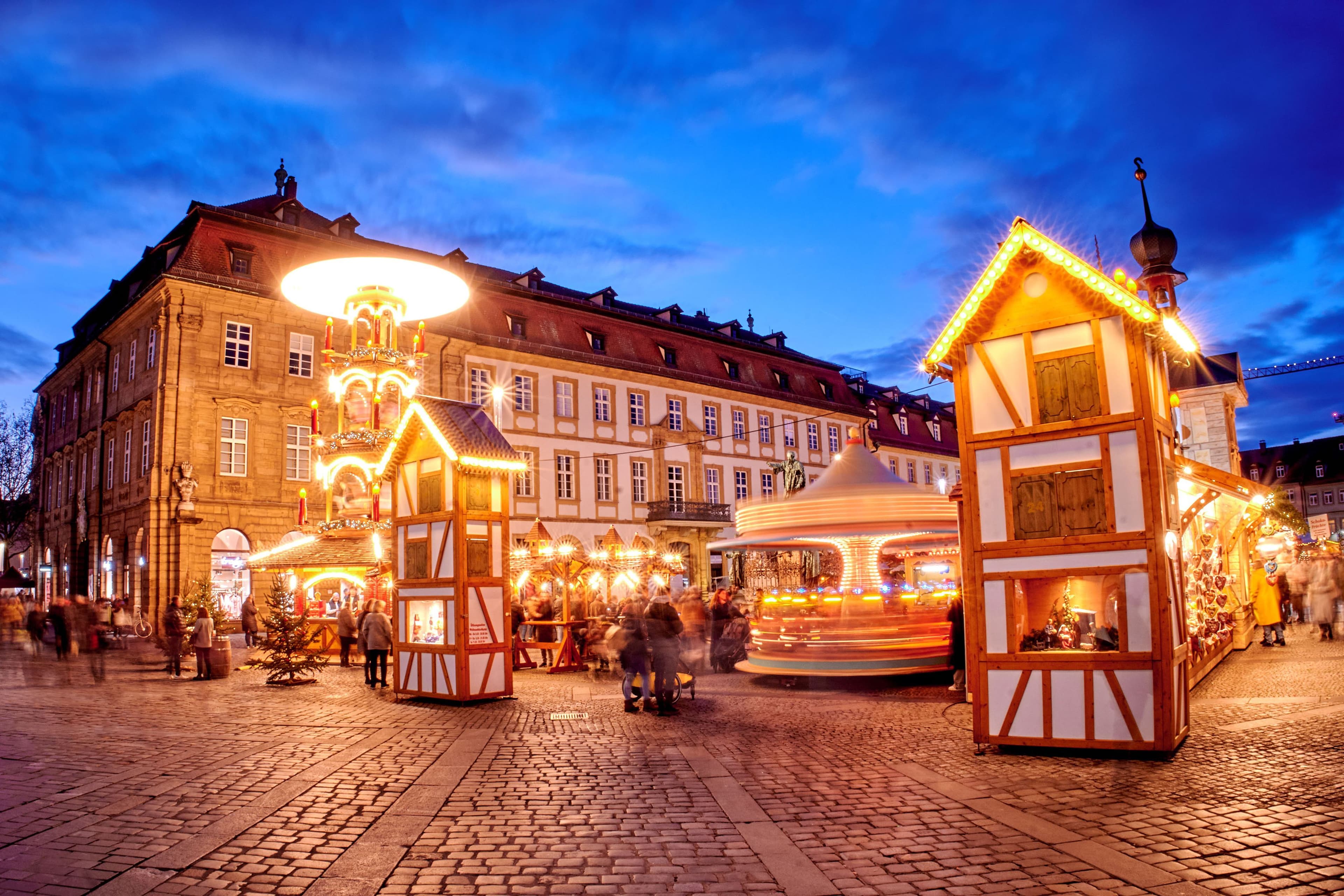 Weihnachtsshopping und Weihnachtsmarktstände in Bamberg sind an Adventssamstagen per ÖPNV kostenlos zu erreichen.