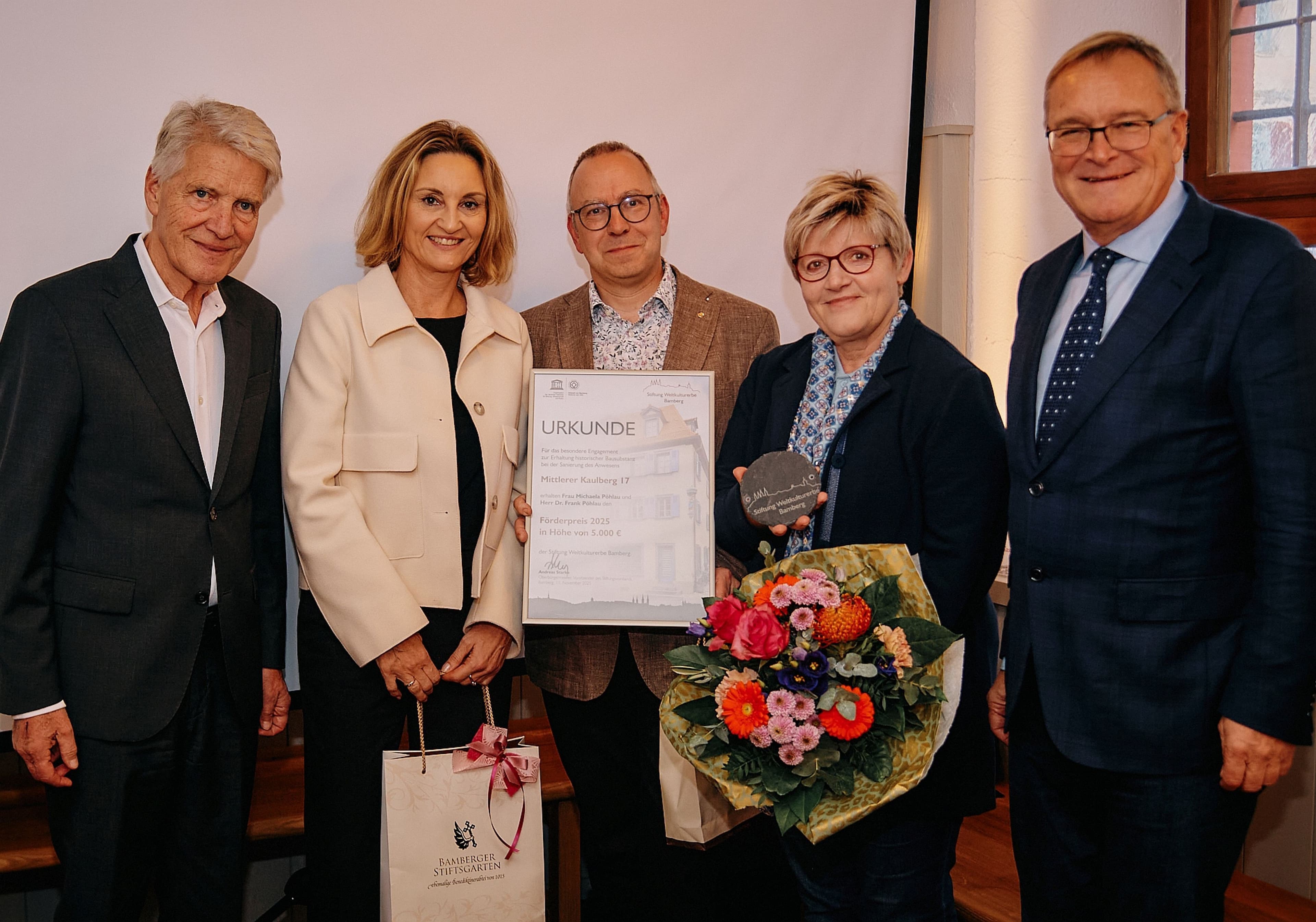 Verleihung des Förderpreises 2025 zur Erhaltung historischer Bausubstanz im Gasthaus Graser.