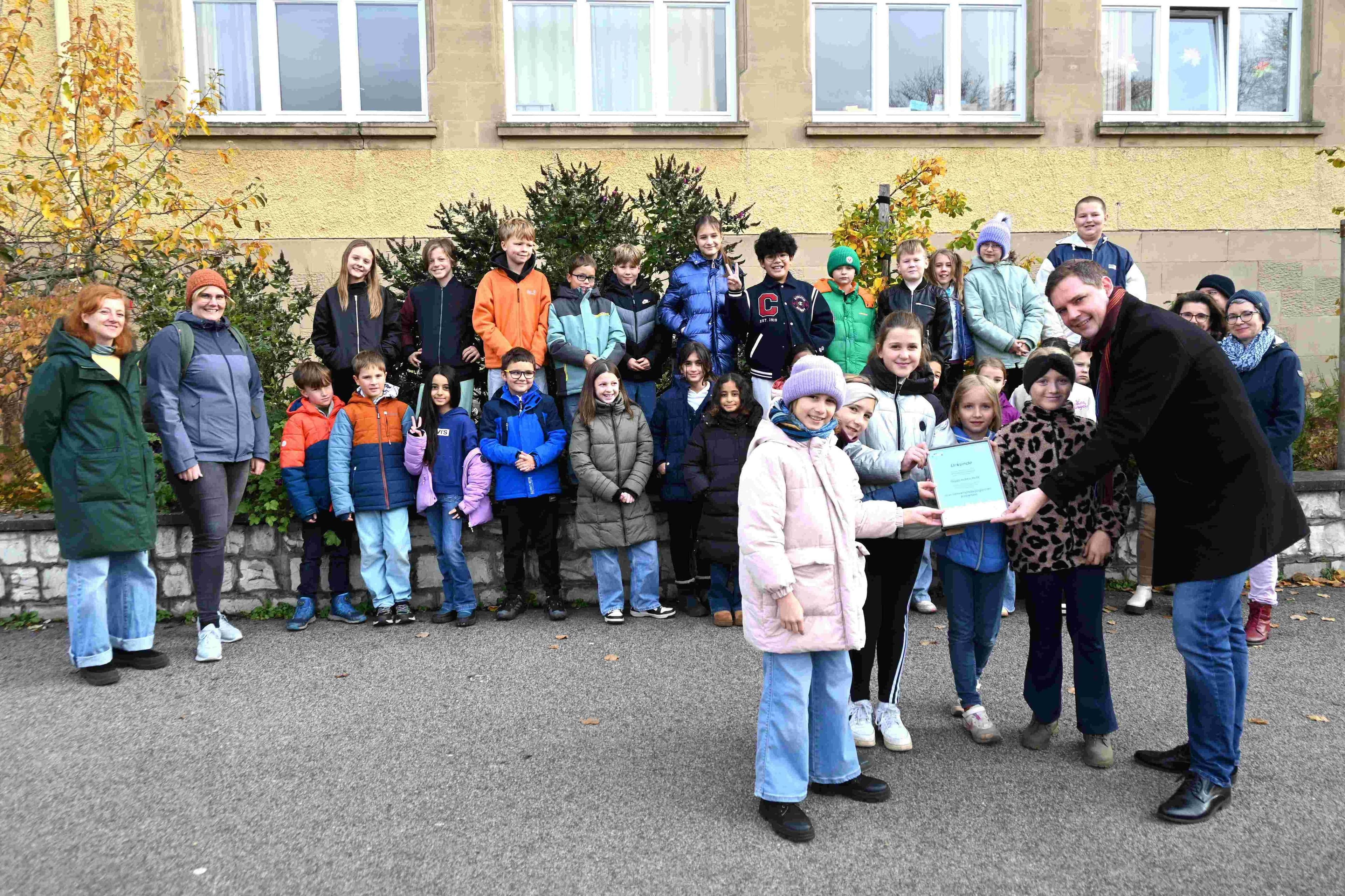 Urkunden-Ăśbergabe und Abschluss der Klima-Challenge im Kindergarten St. Anna