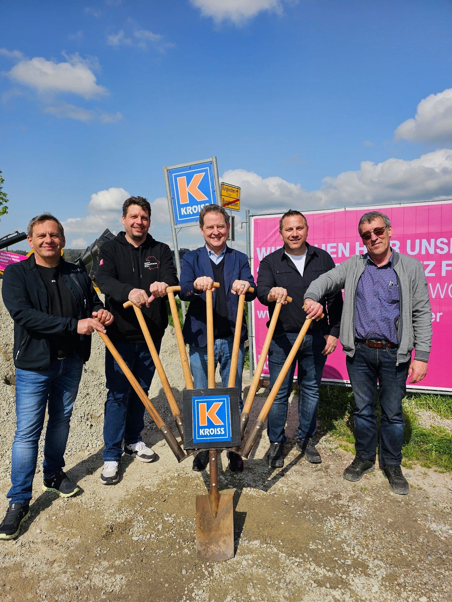 Wandern in der Coesfelder Heide: Eine 17 Kilometer lange Tour durch Kiefernwälder, Heideweiher und historische Landschaftsteile