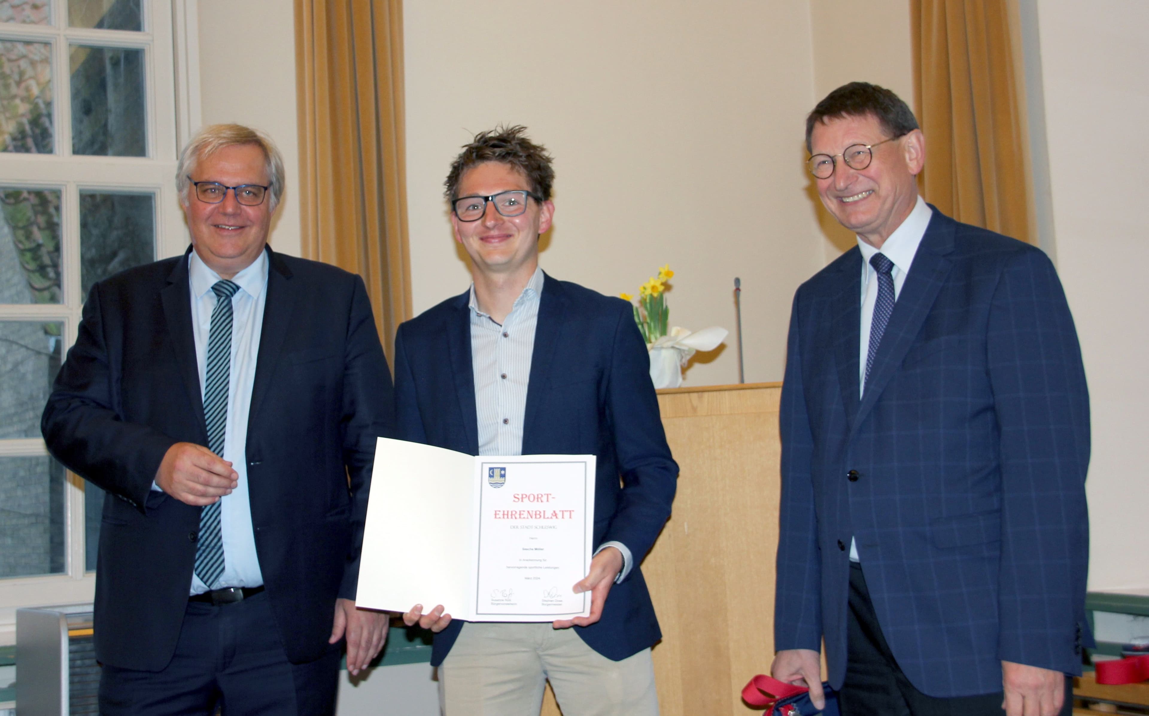 Verschiebung des Kran-Aufbaus im Stadtpark | Symbolbild