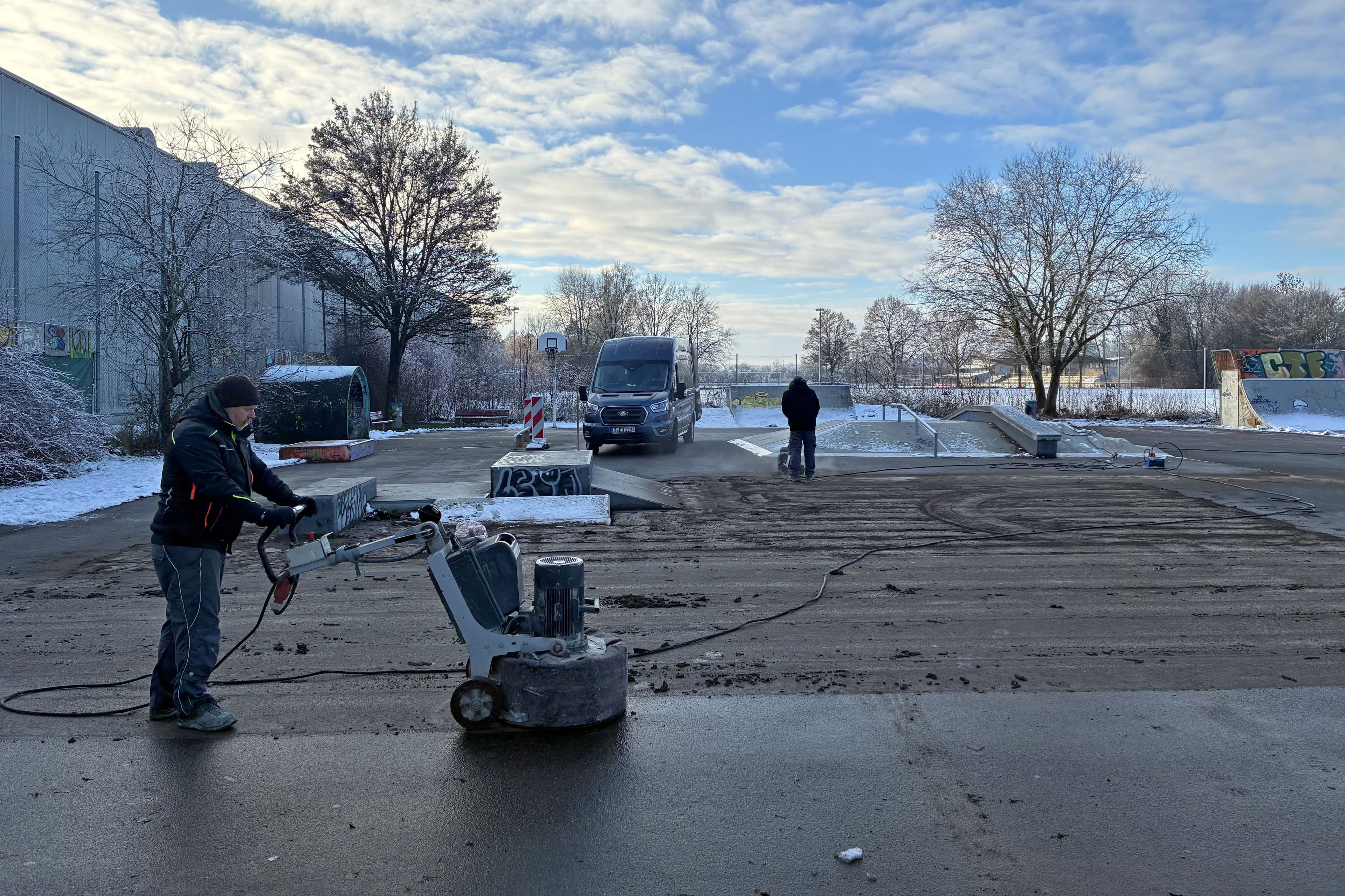 Abschleifen des Skateplatzes an der Bischoff-Sproll-Straße in Leutkirch auf Anregung des Jugendgemeinderats.