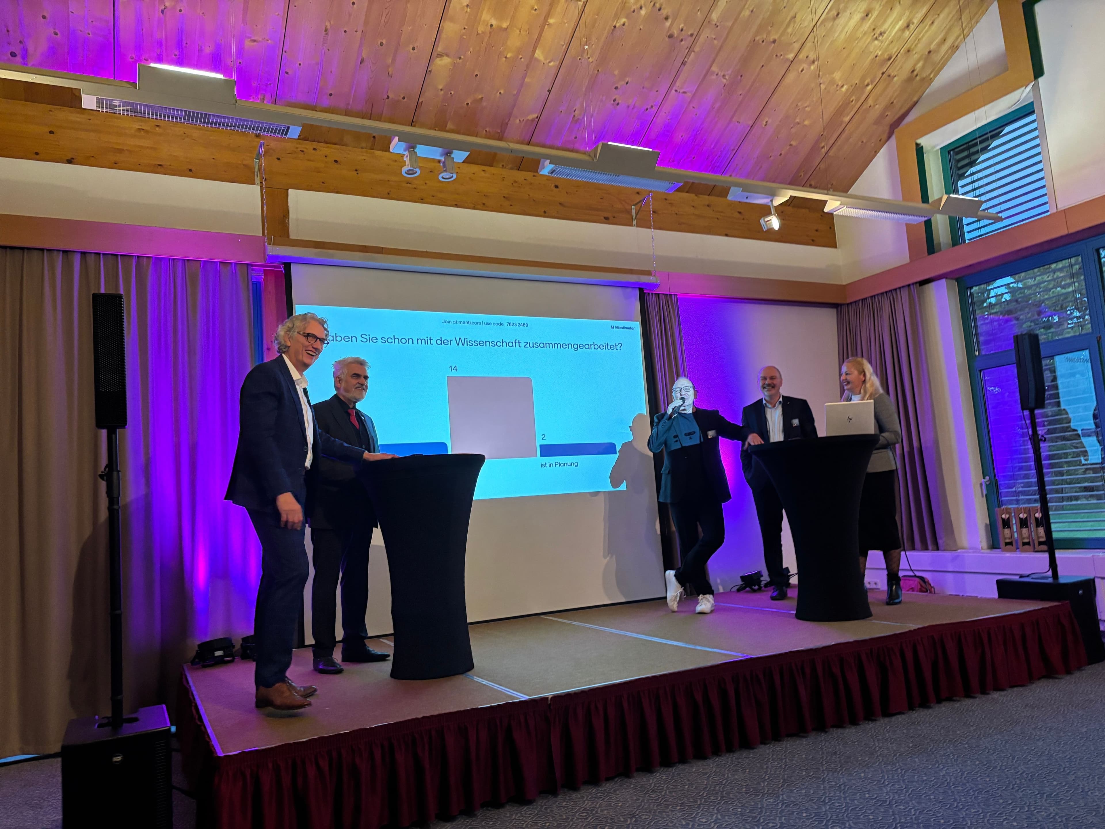 Wissenschaft trifft Wirtschaft: Zukunft gestalten | Symbolbild