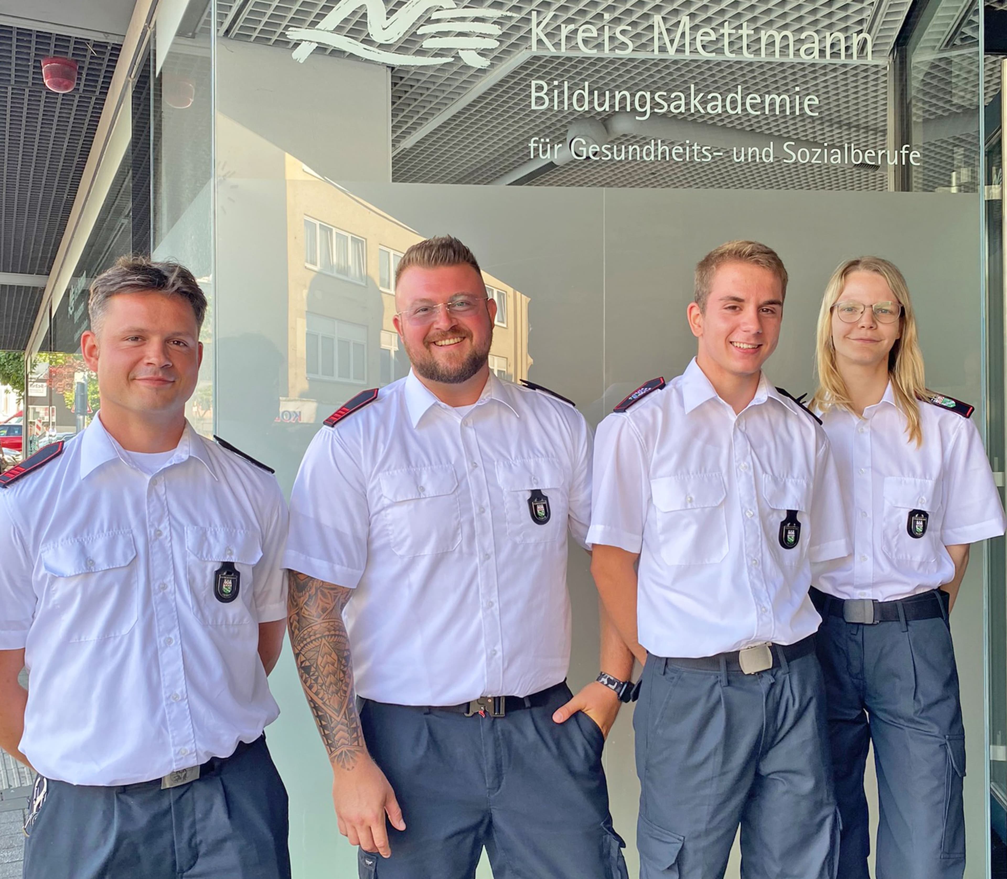 Erfolgreicher Abschluss der Notfallsanitäter-Ausbildung: Ein neuer Meilenstein für Hilden | Symbolbild