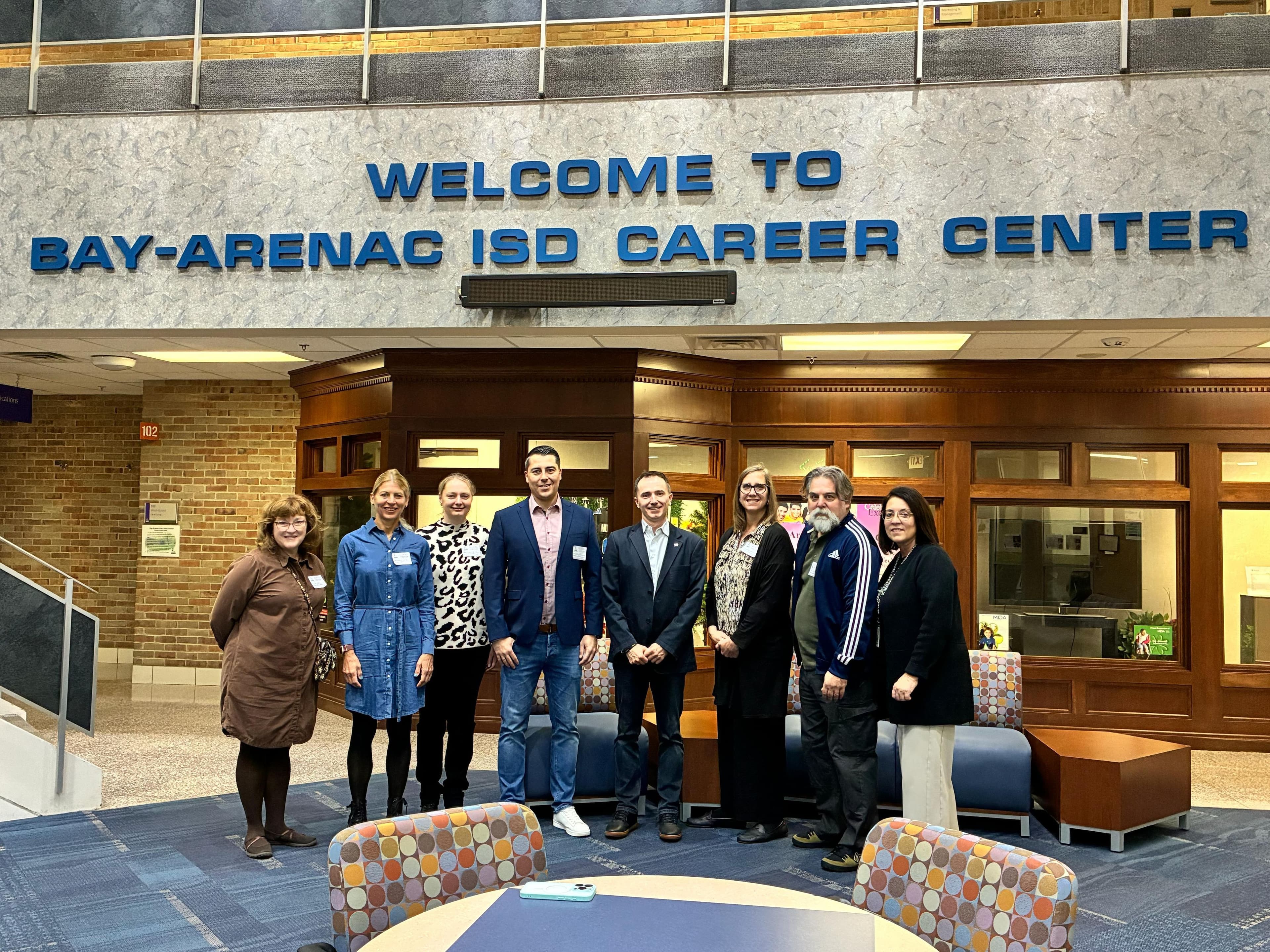 Delegation der Wirtschaftsschule Ansbach und US-Partner arbeiten an der Schulpartnerschaft.