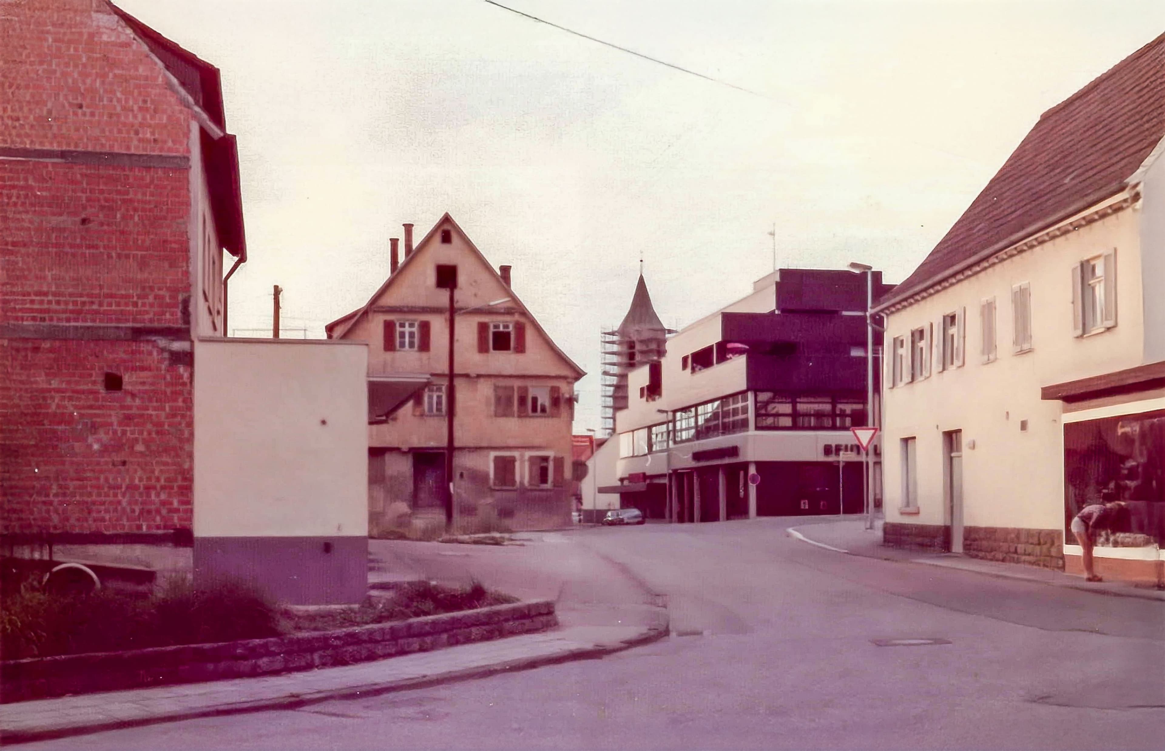 Blick in die Buhlstraße in Beutelsbach (Vollmarplatz) im Jahr 1975.