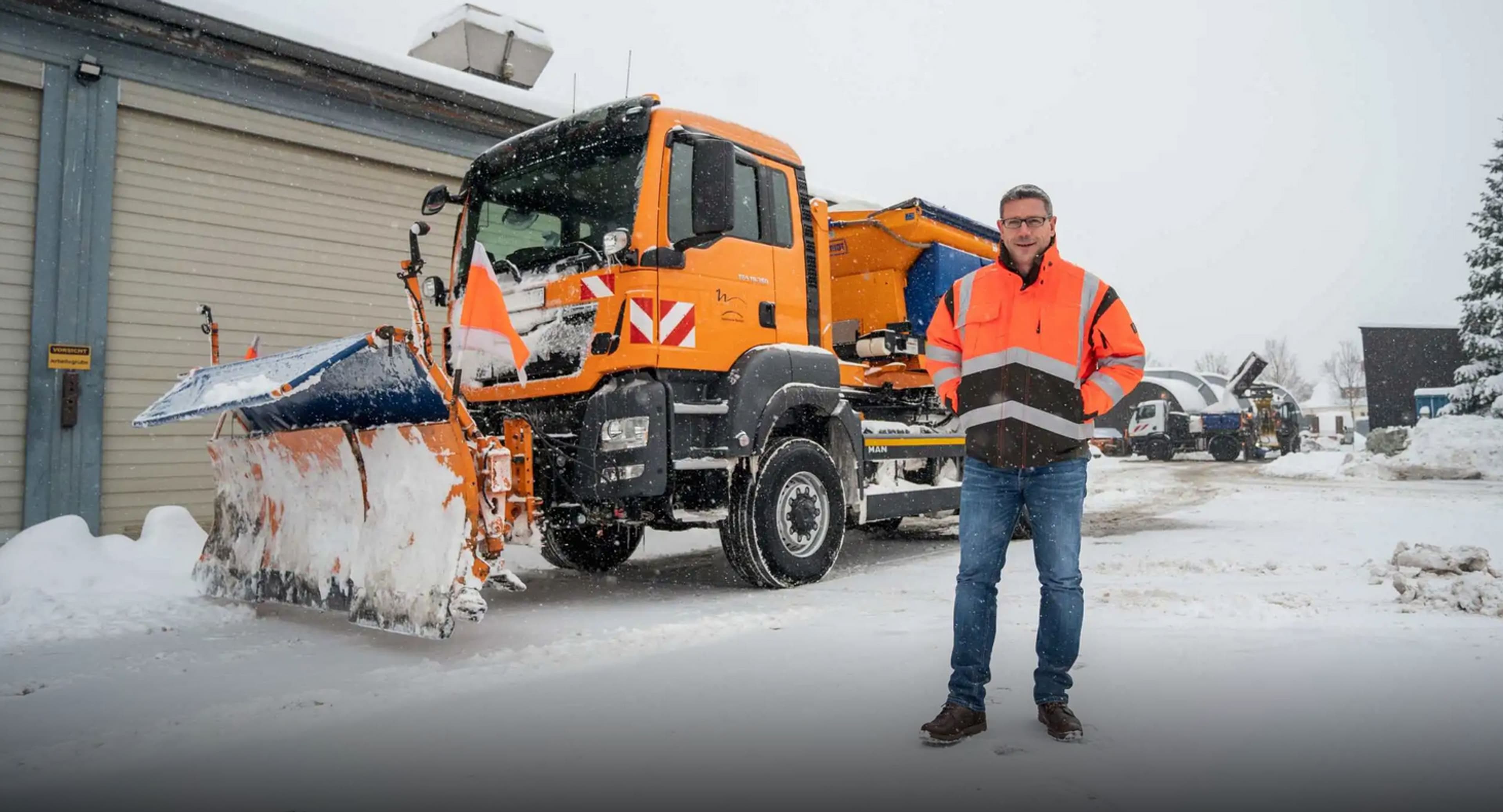 Hans-Jochen Boenisch, Leiter Infrastrukturmanagement der Stadt Northeim, präsentiert den Winterdienst.
