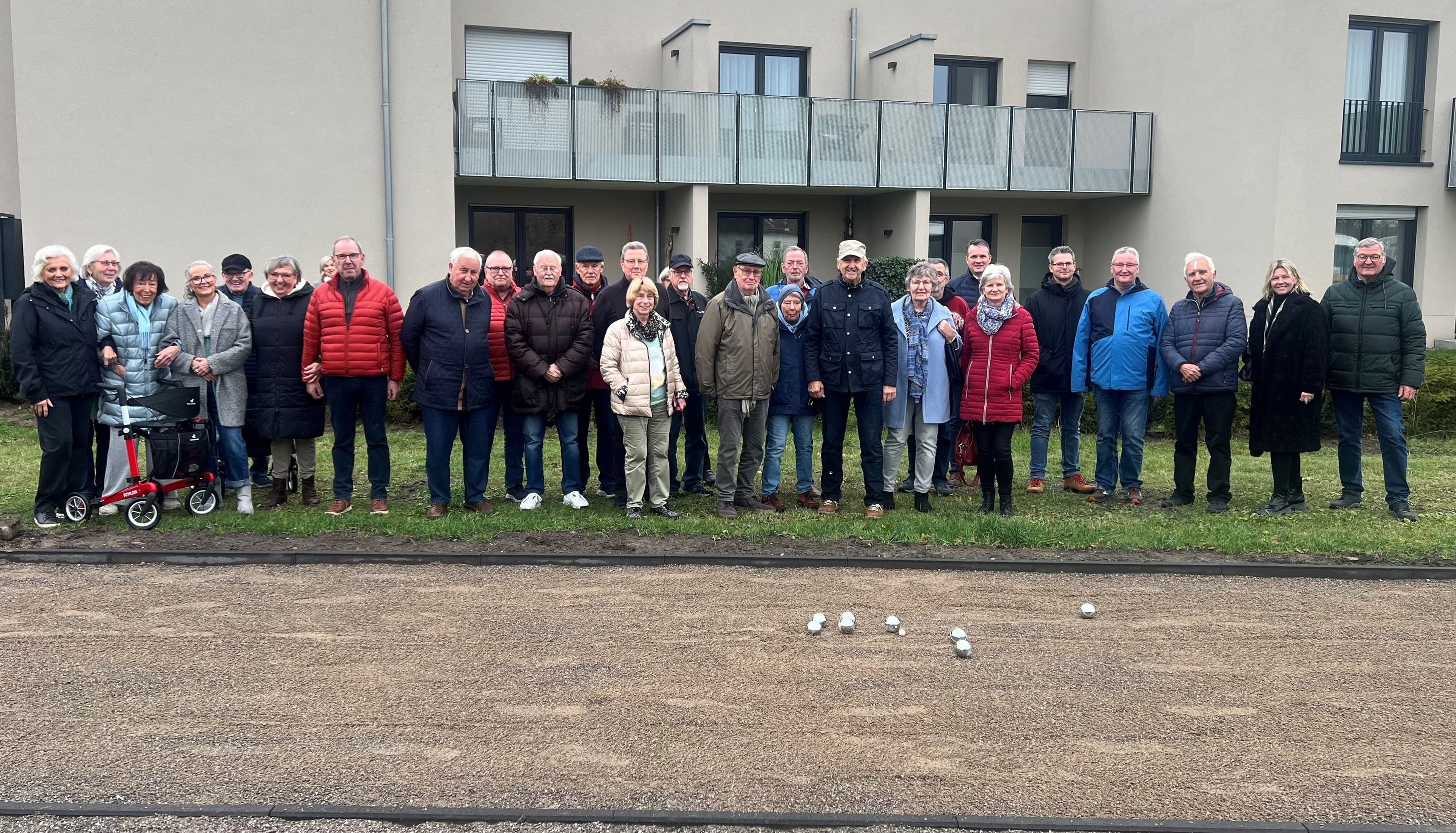 Eröffnung der neuen Boulebahn auf dem Grundstück Feldhausener Straße 53–57 in Dorsten.