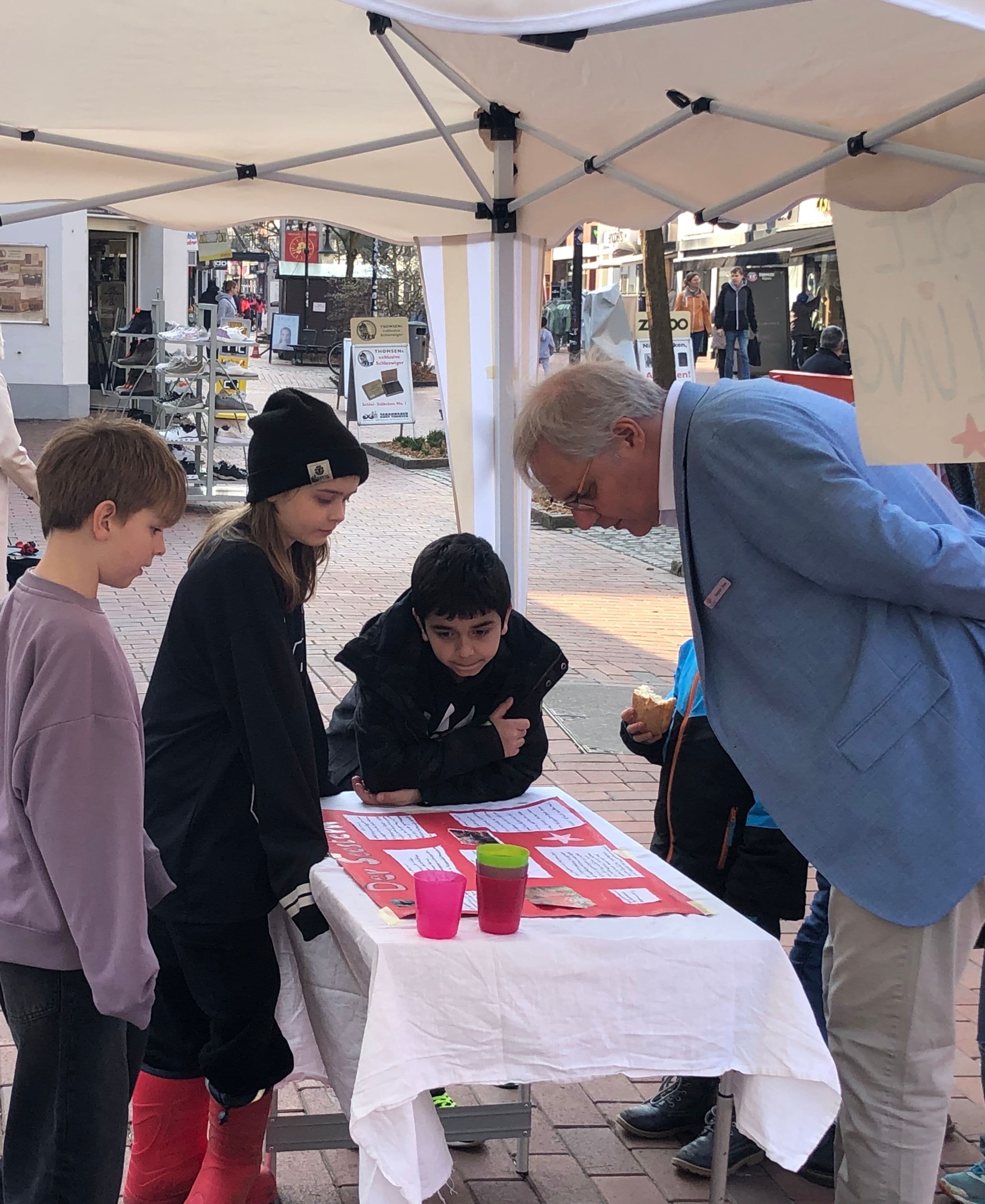 Schüler setzen ein Zeichen für die Nordsee | Symbolbild