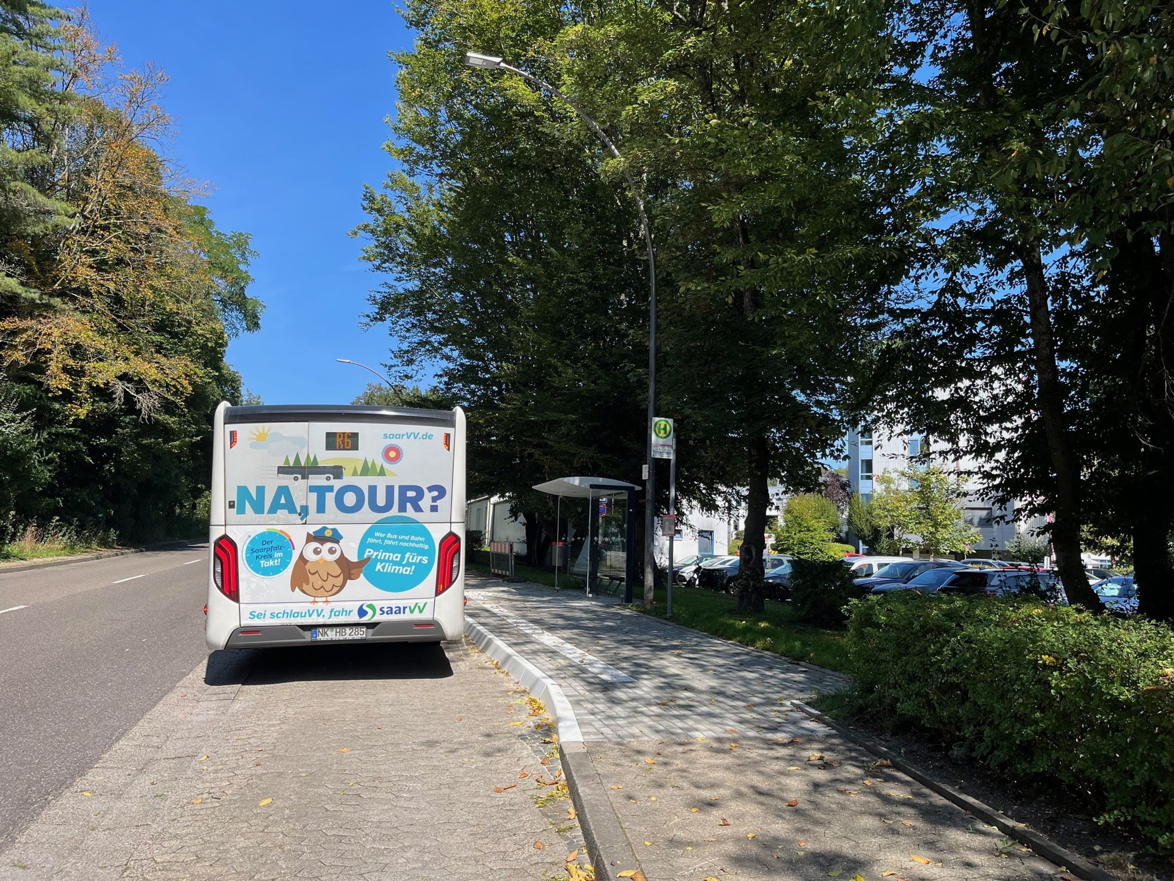 Barrierefreie Buswartehallen am Kreiskrankenhaus eröffnet | Symbolbild