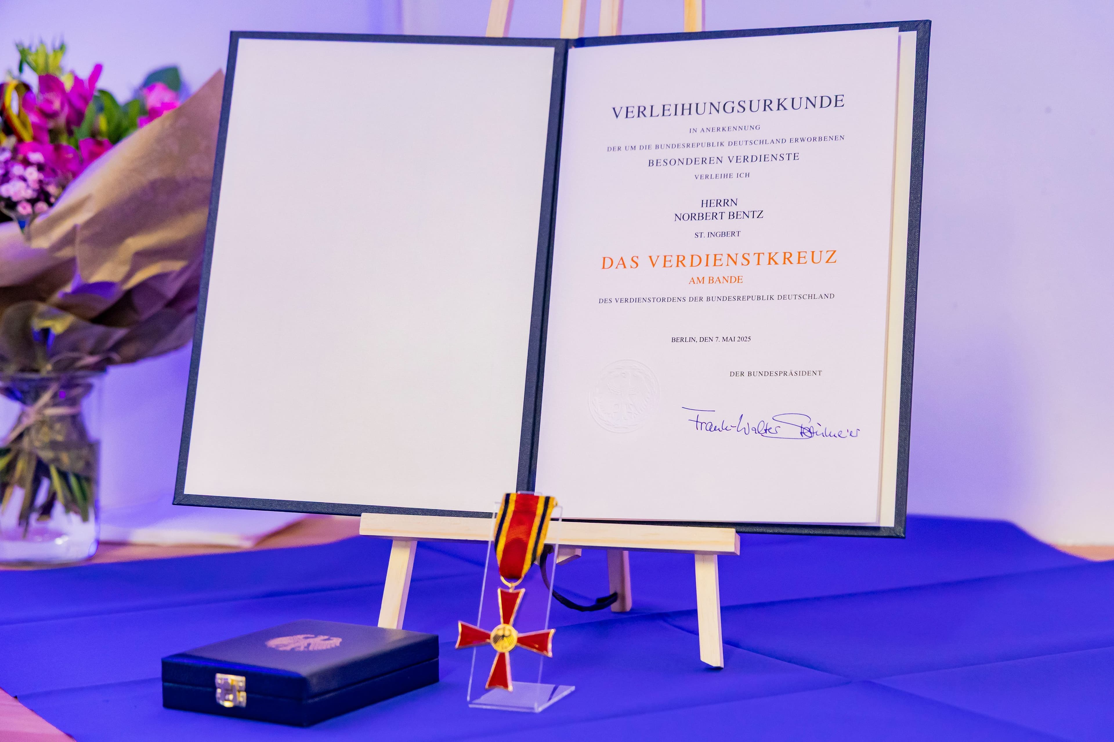 Ehrenamtliche Heldentat: Bundesverdienstkreuz für Norbert Bentz | Symbolbild