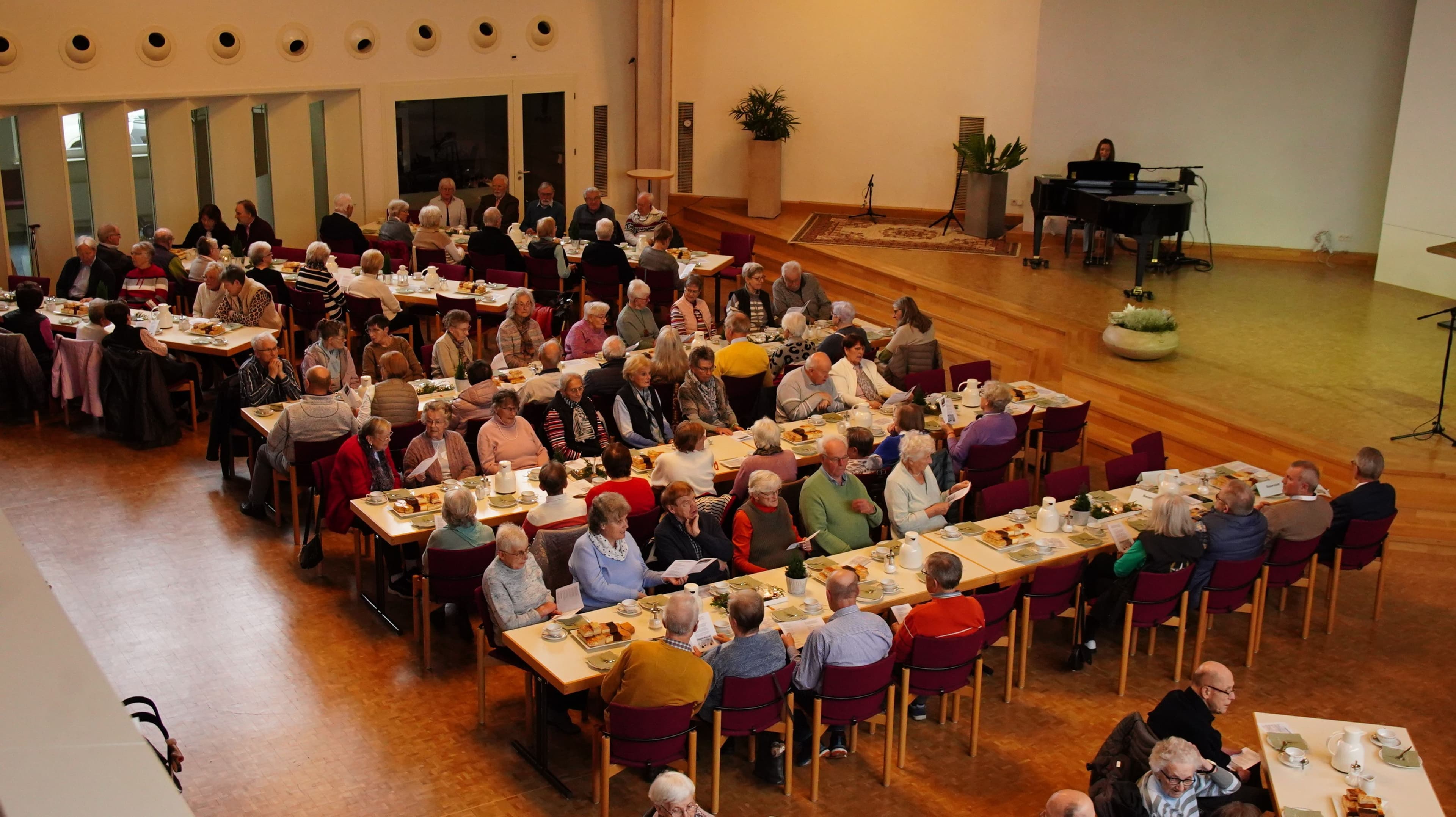 Besinnliche Adventsfeier für Senioren in Haiger | Symbolbild