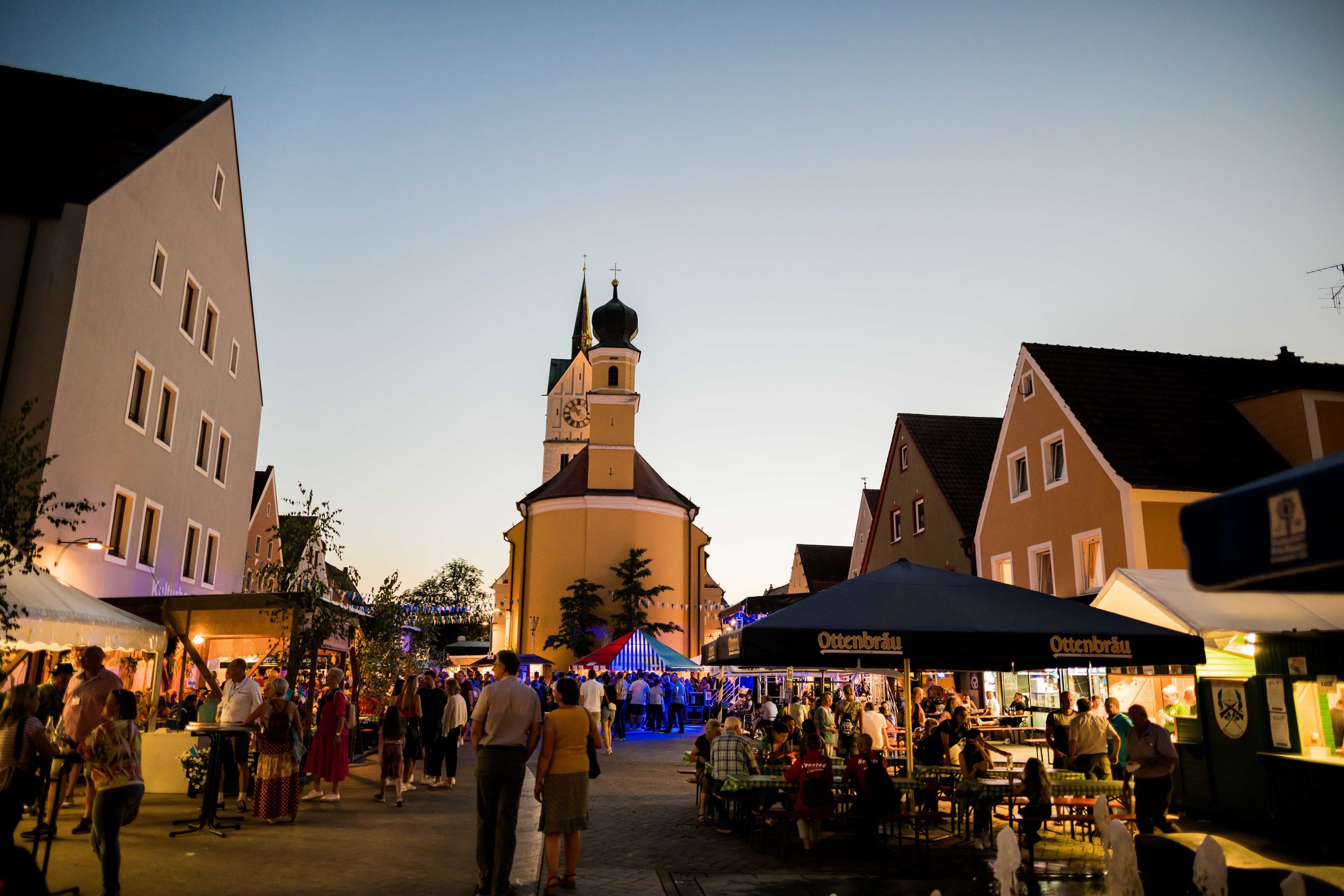 Neustadt an der Donau feiert Stadtfest 2025 | Symbolbild