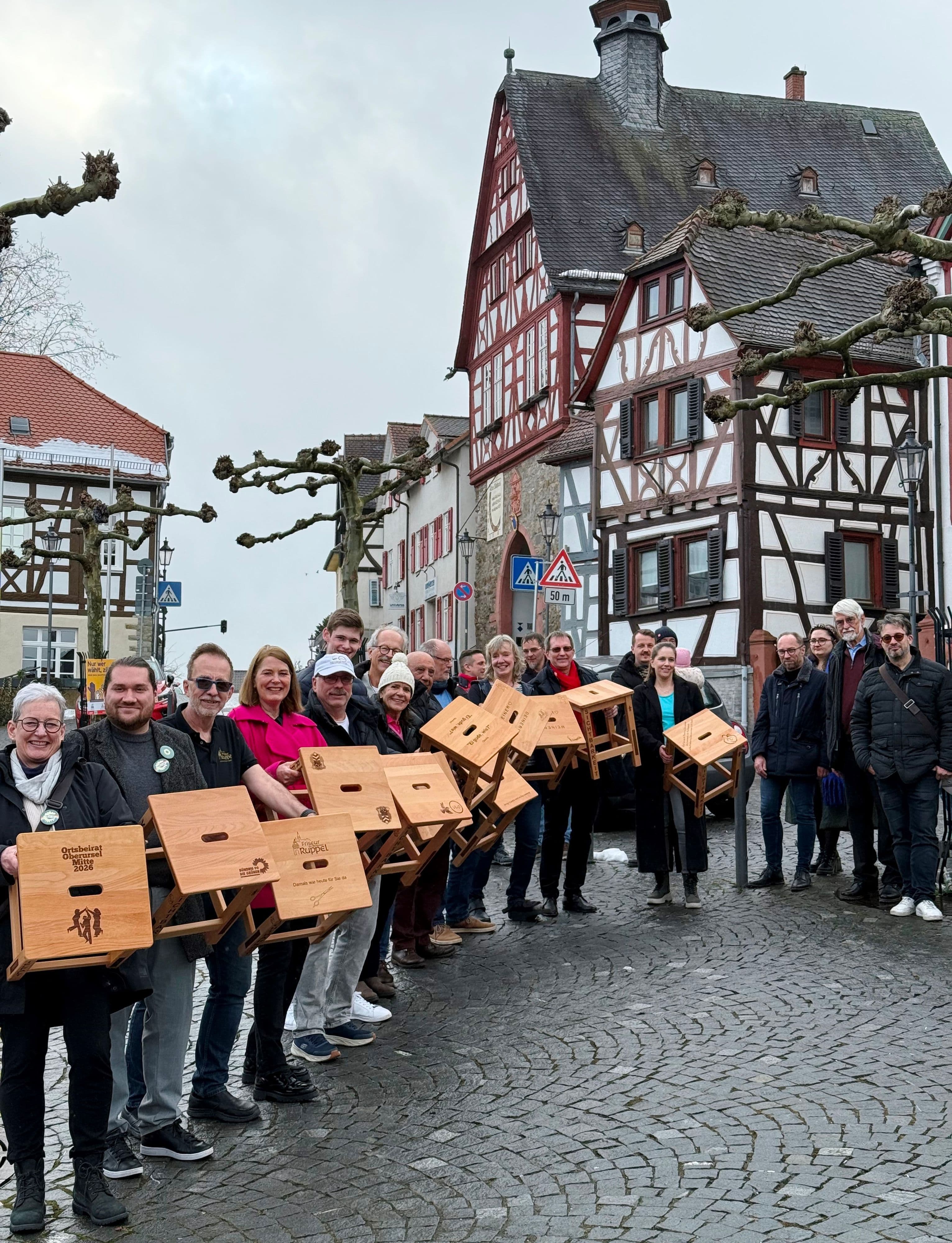 Elf Babbelbänke für mehr Miteinander | Symbolbild