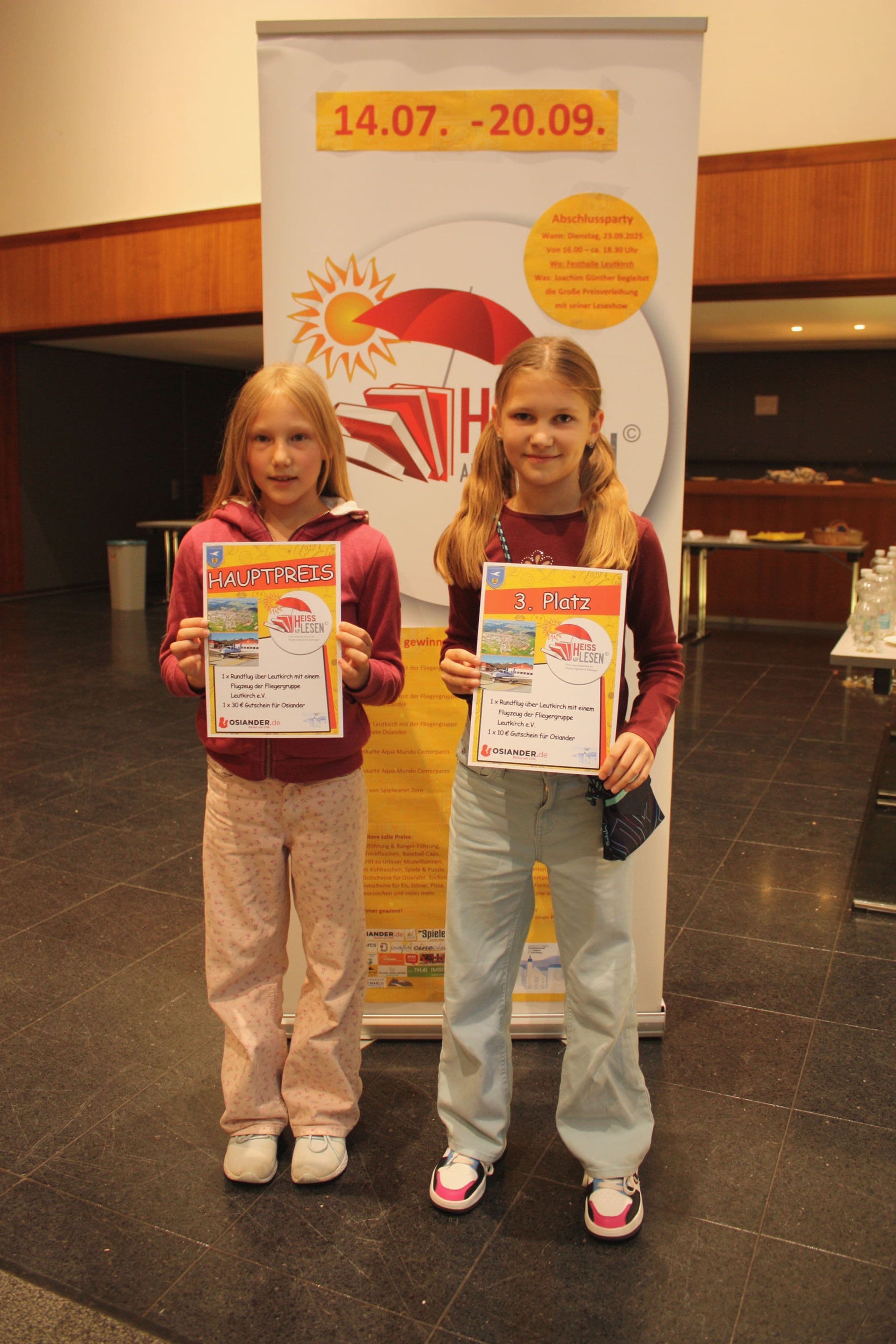 Gewinnerinnen des Lesewettbewerbs „Heiss auf Lesen“ bei der Abschlussfeier in Leutkirch.