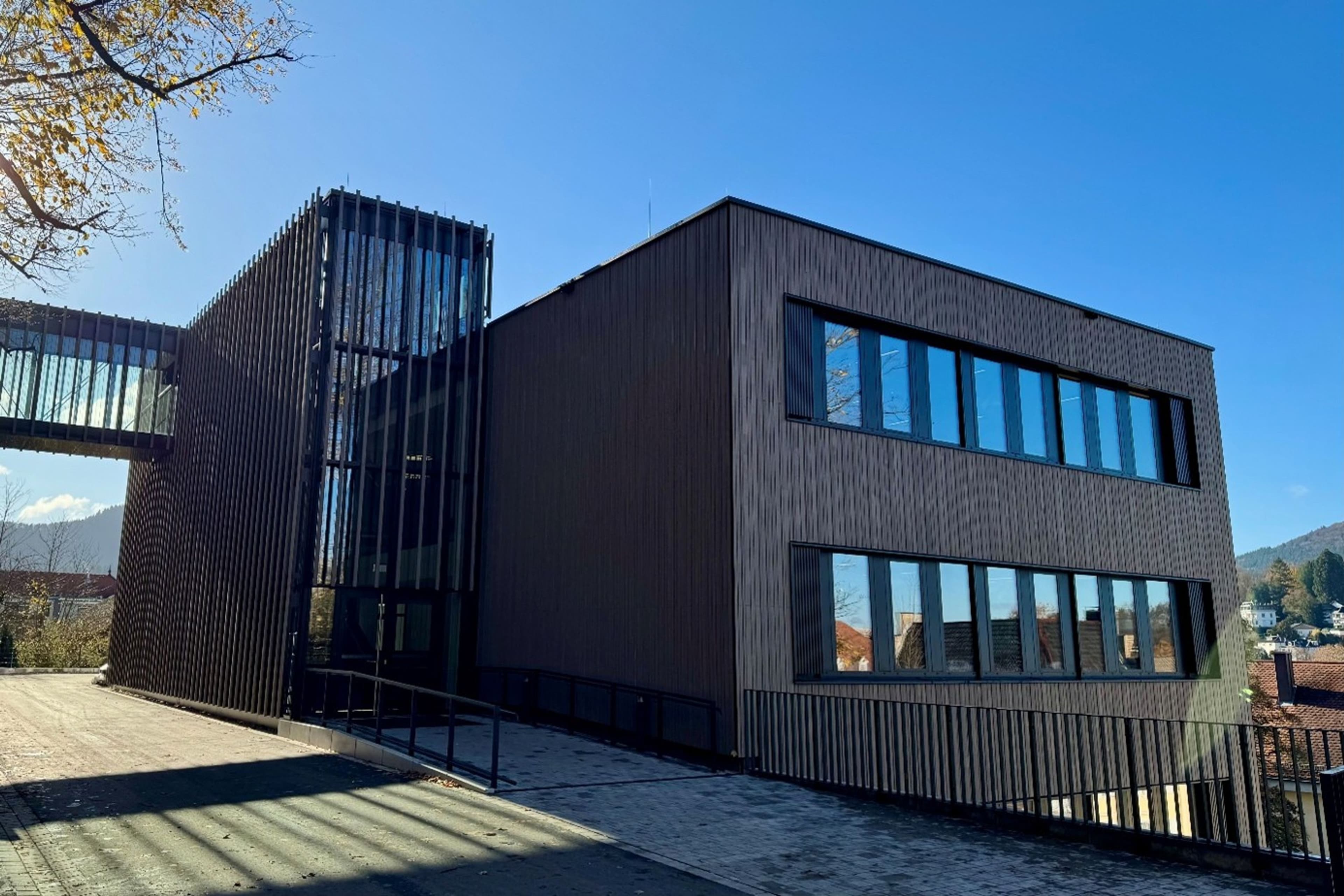 Eröffnung des sanierten naturwissenschaftlichen Anbaus am Markgraf-Ludwig-Gymnasium Baden.