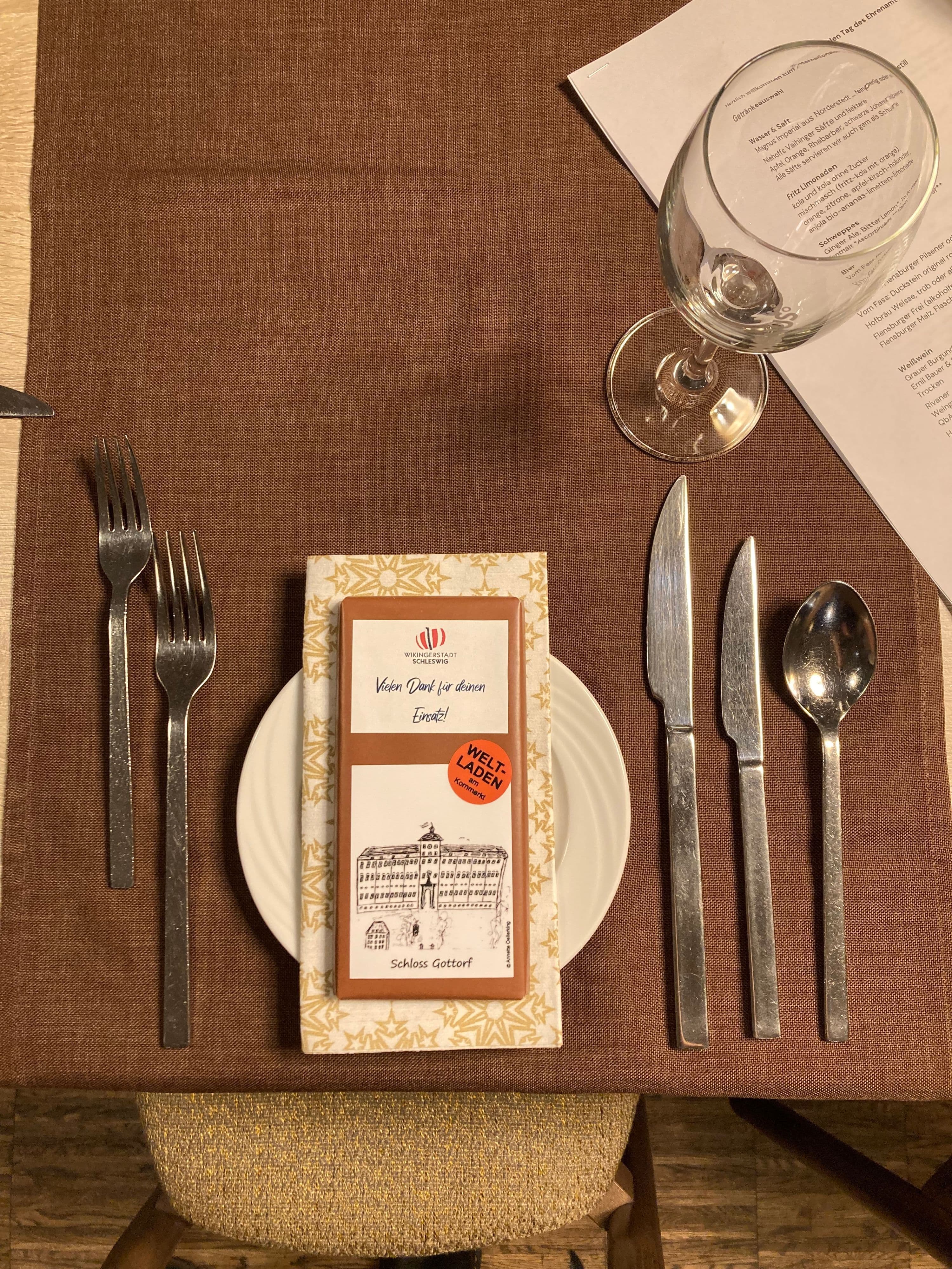 Die ehrenamtliche Flüchtlingshilfe Schleswig feiert Jahresausklang mit Engagierten und Netzwerkpartnern.