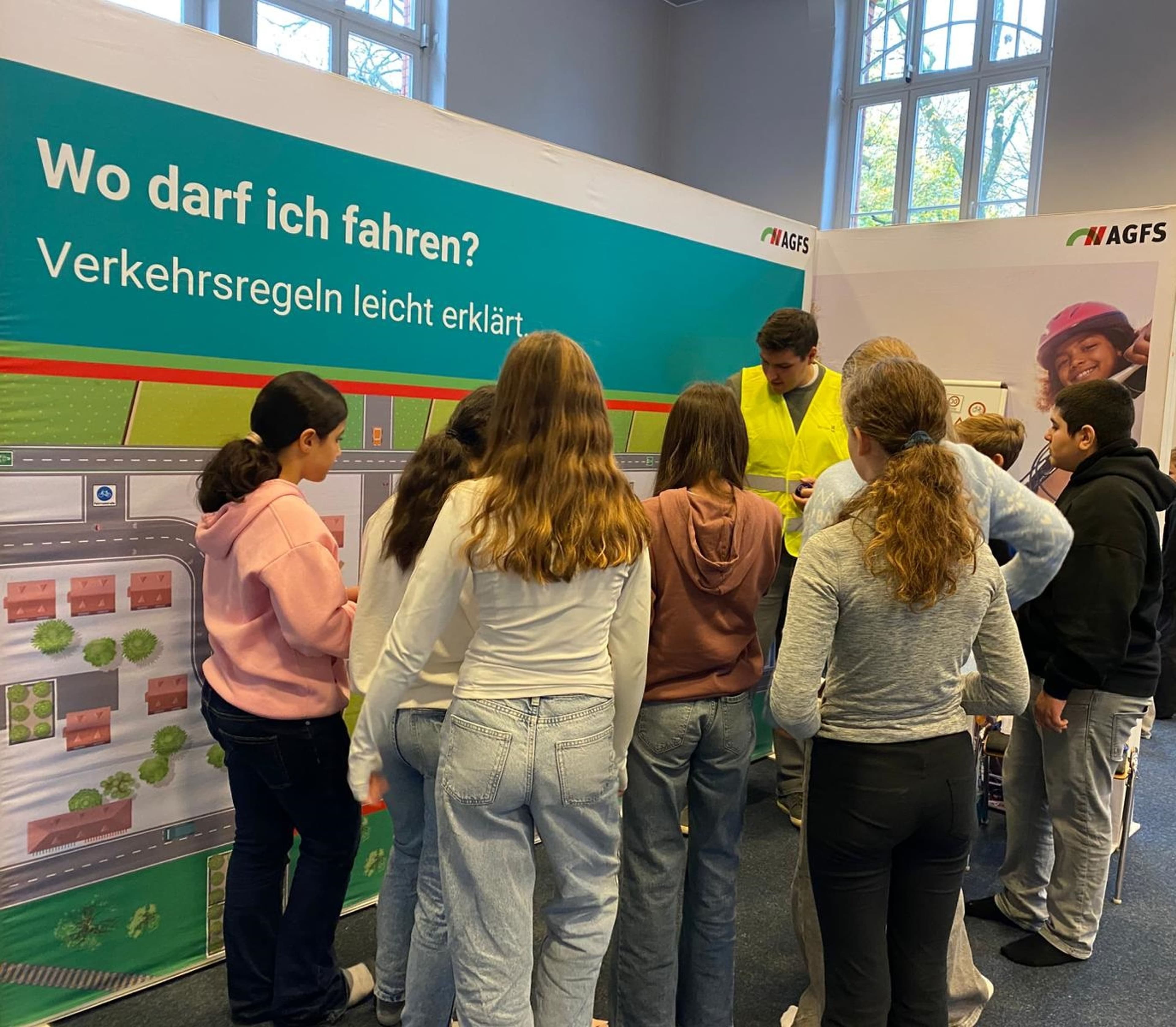 Sicher unterwegs: Radfahren lernen am Herdergymnasium | Symbolbild