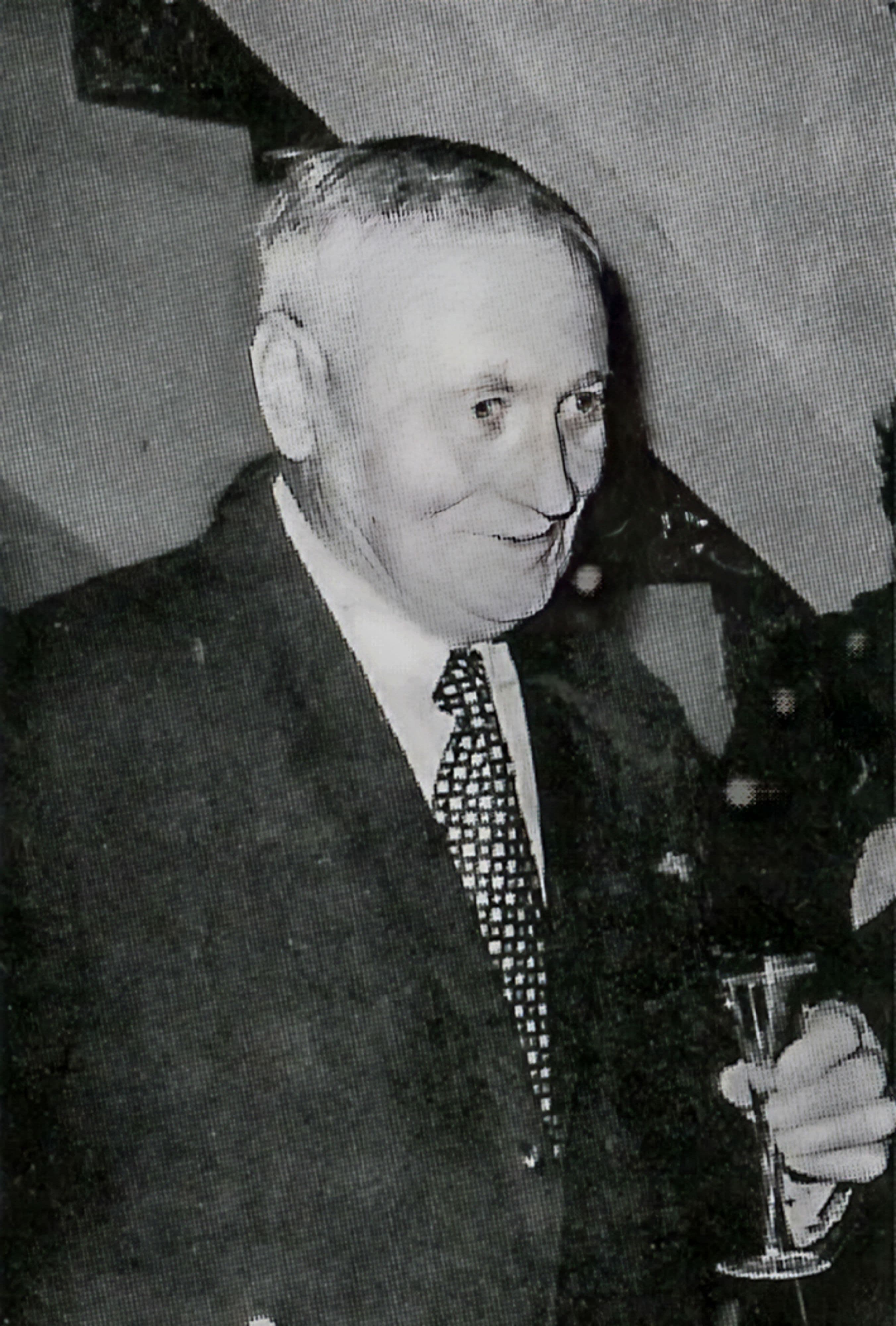 Karl Dippon (1901–1981), MdL und Vorstand der Remstalkellerei, im Porträt. Karl Dippon (1901–1981), MdL und Vorstand der Remstalkellerei, im Porträt.
