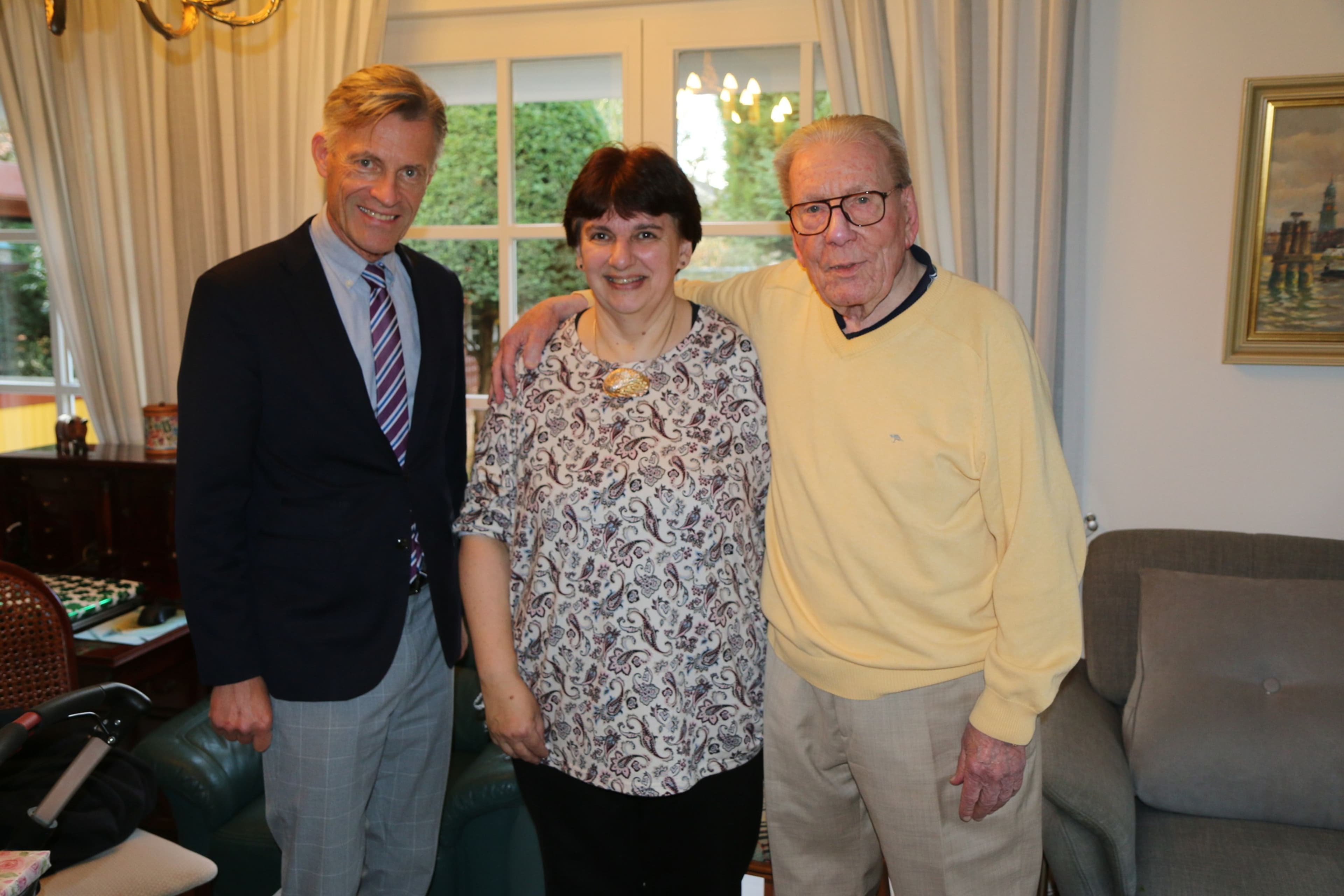 90 Jahre und 30 Jahre Ehe: Ein Jubiläum mit Herz | Symbolbild