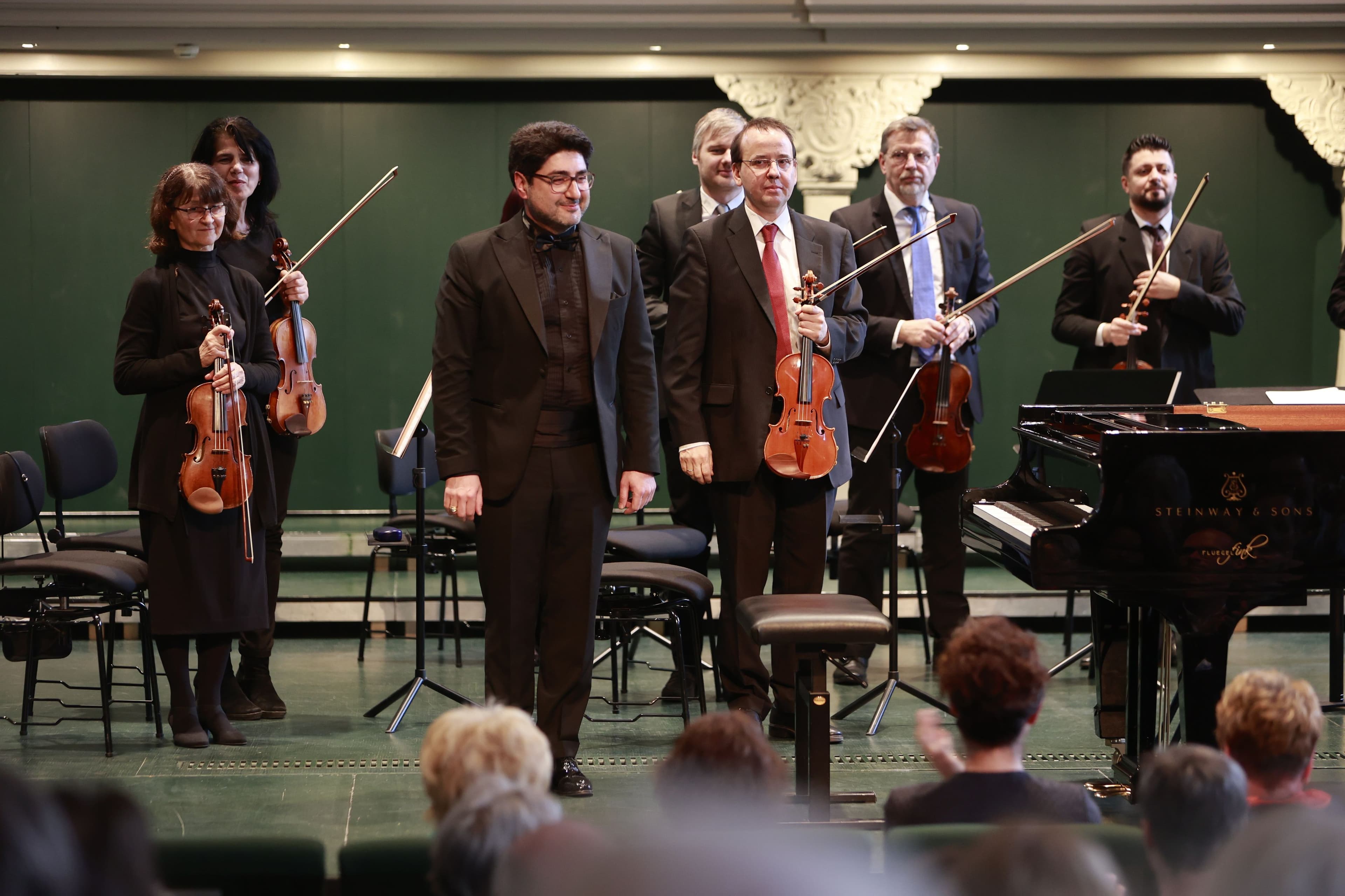 Der Ausnahmepianist Albert Mamriev wurde mit dem Kunstpreis der Stadt Wernigerode 2025 ausgezeichnet, um seine herausragenden Beiträge zur Musikszene zu würdigen und die talentierten Pianisten der Zukunft zu fördern.