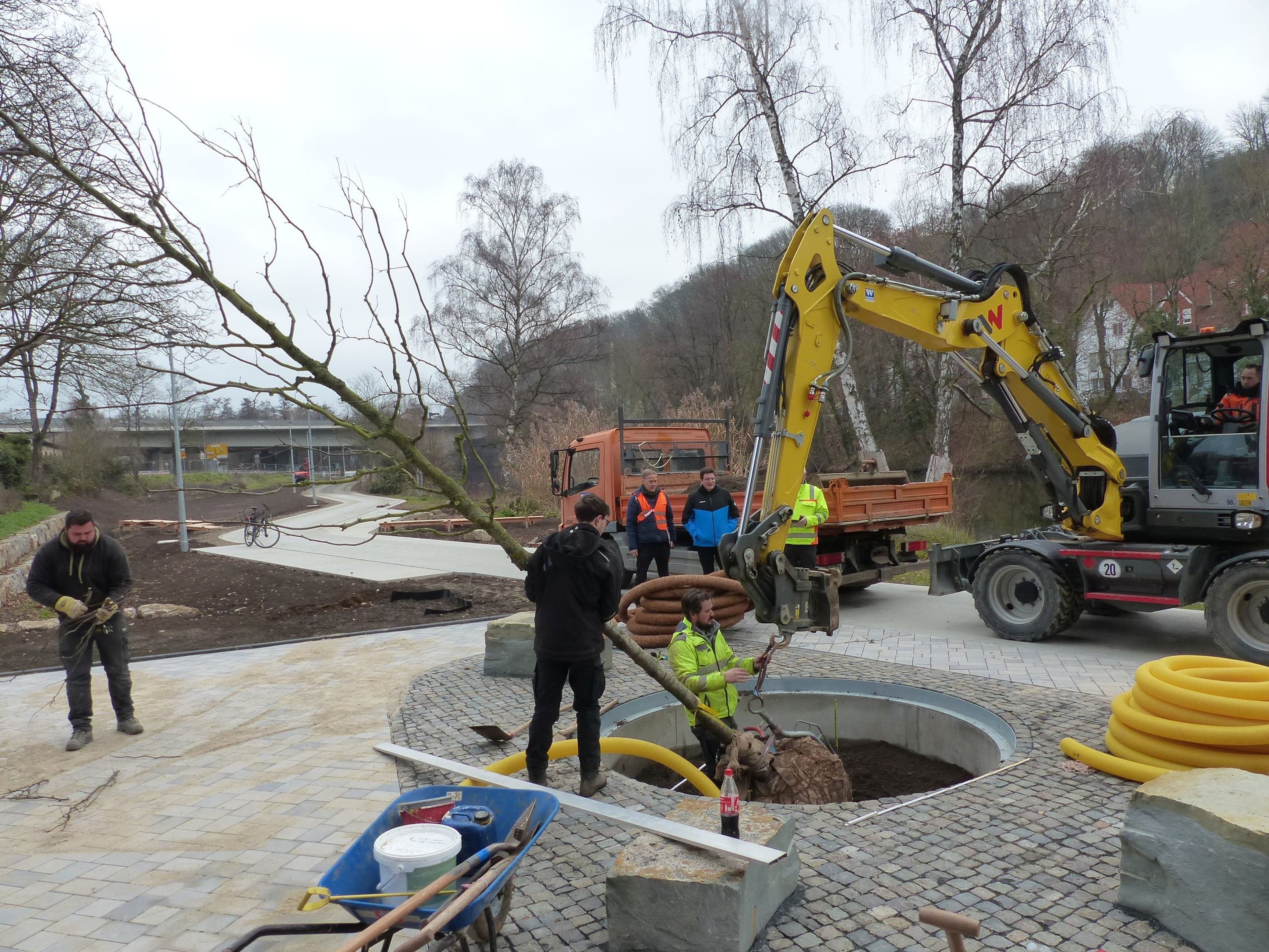Neues Leben am Lahnufer: BĂ€ume und Treffpunkte entstehen | Symbolbild