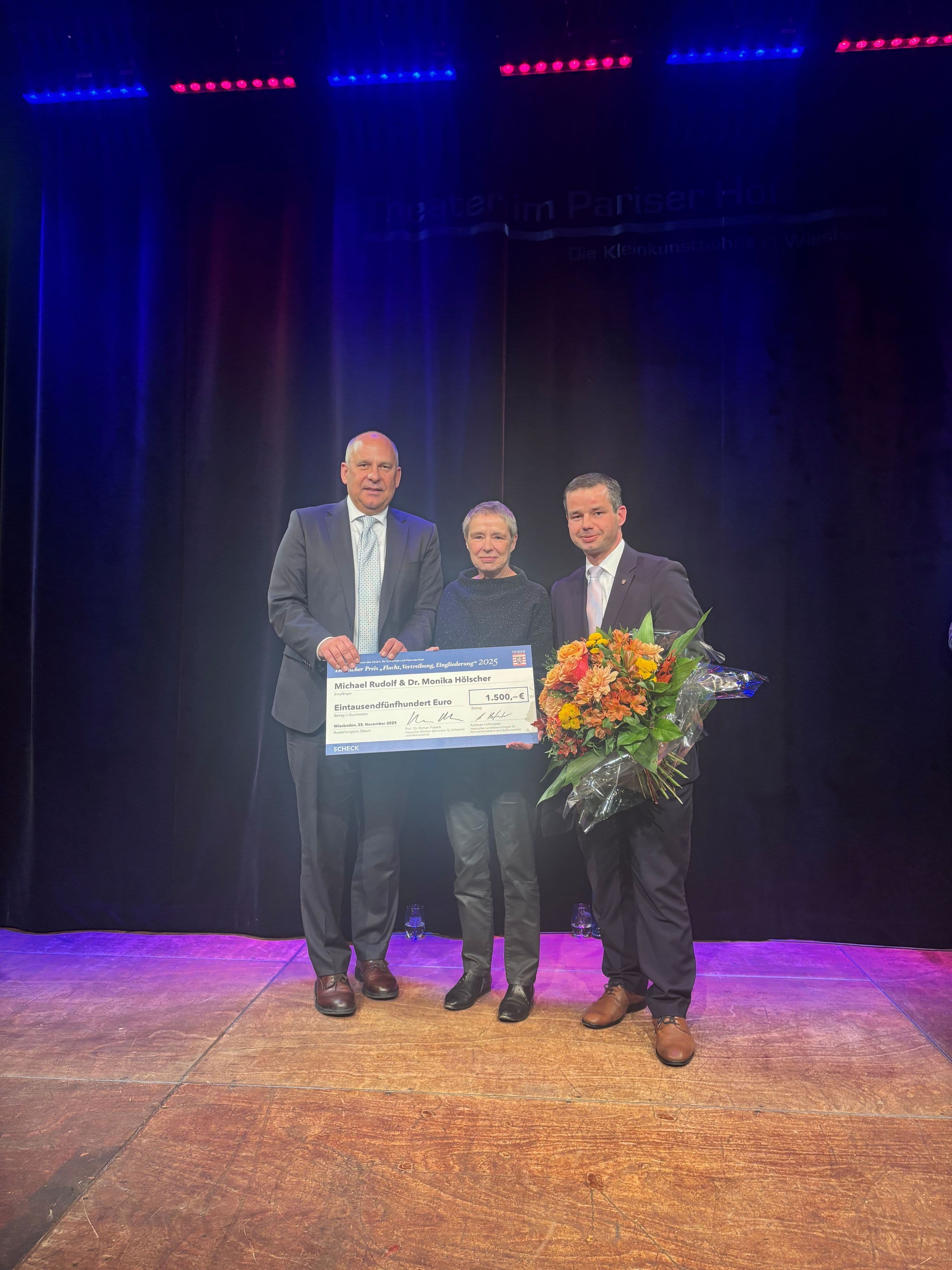 Preisverleihung des Hessischen Landespreises „Eingliederung“ mit Innenminister Roman Poseck und dem Landesbeauftragten.