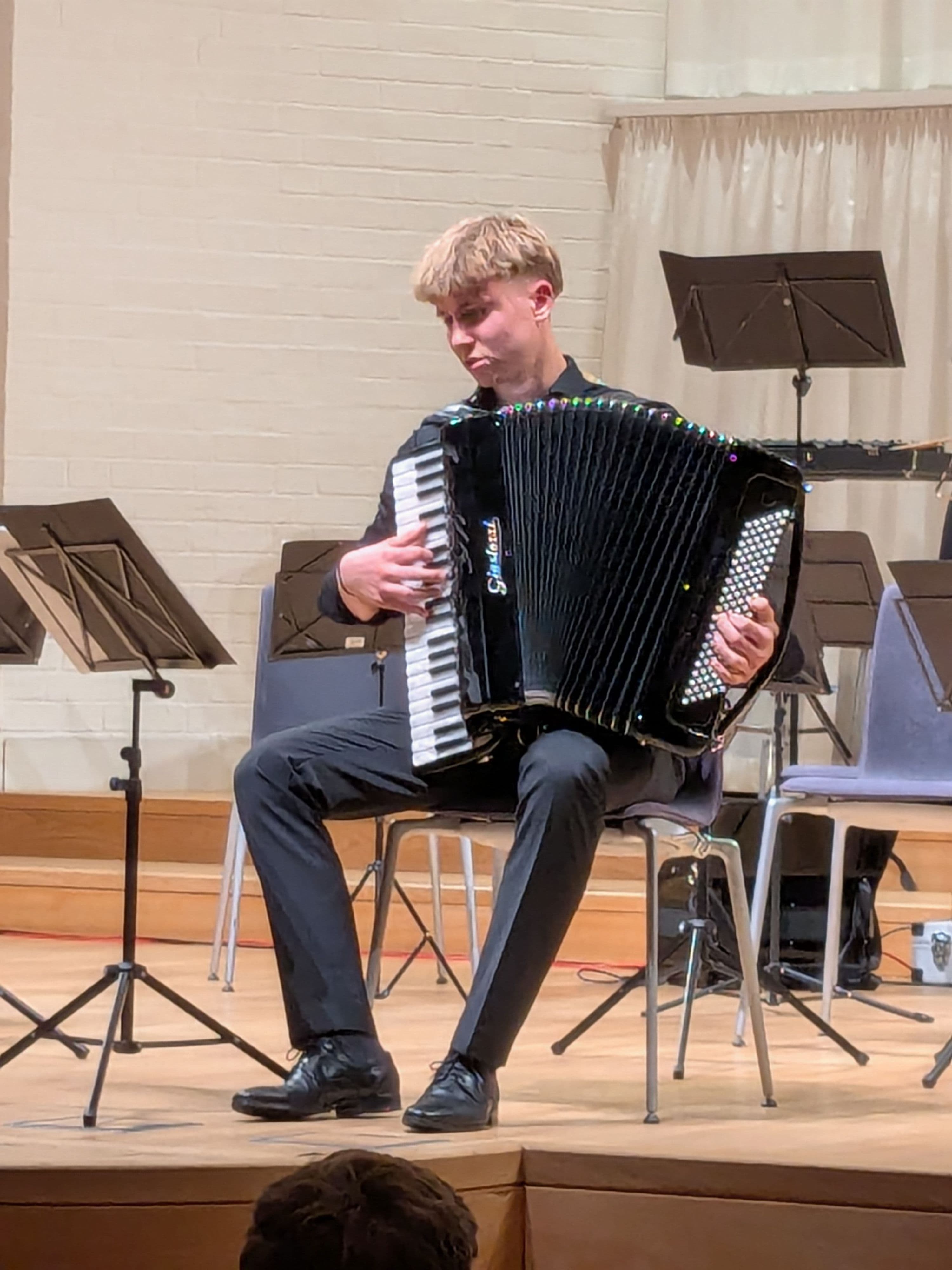 Elias Linzmaier ist Fränkischer Akkordeonmeister 2025.